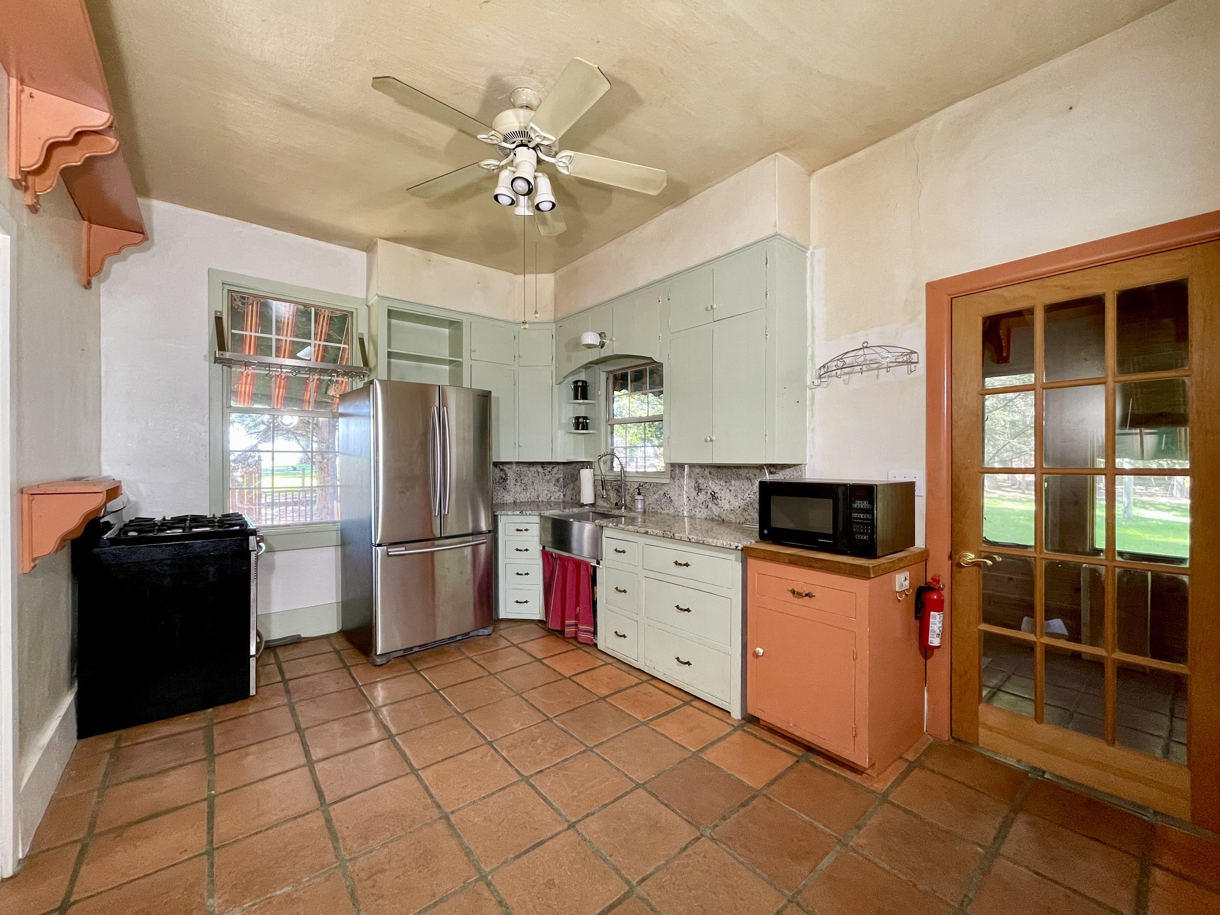 Interior Kitchen.jpg