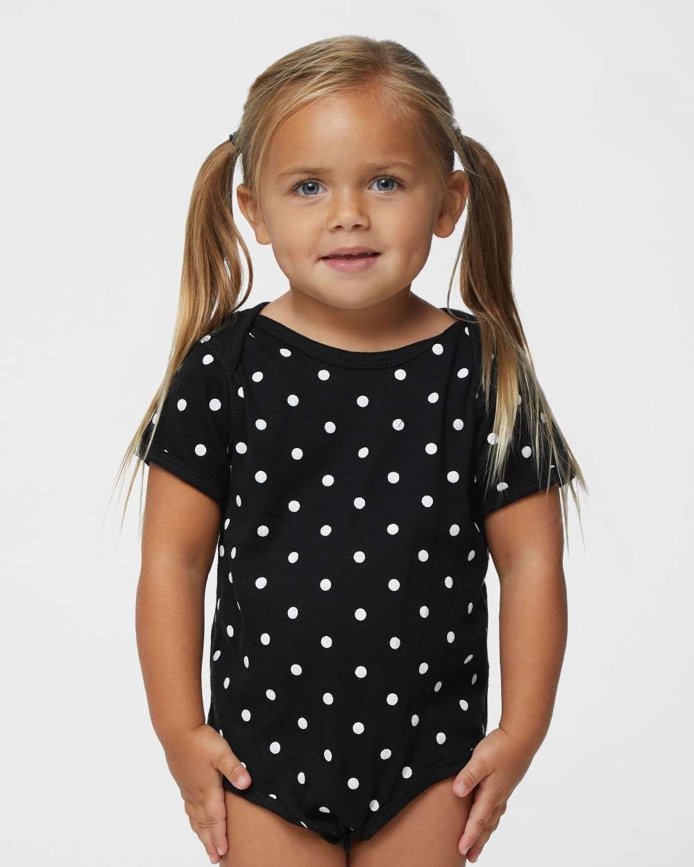 Rabbit_Skins_4400_Black-_White_Dot_Front_High_Model.jpg