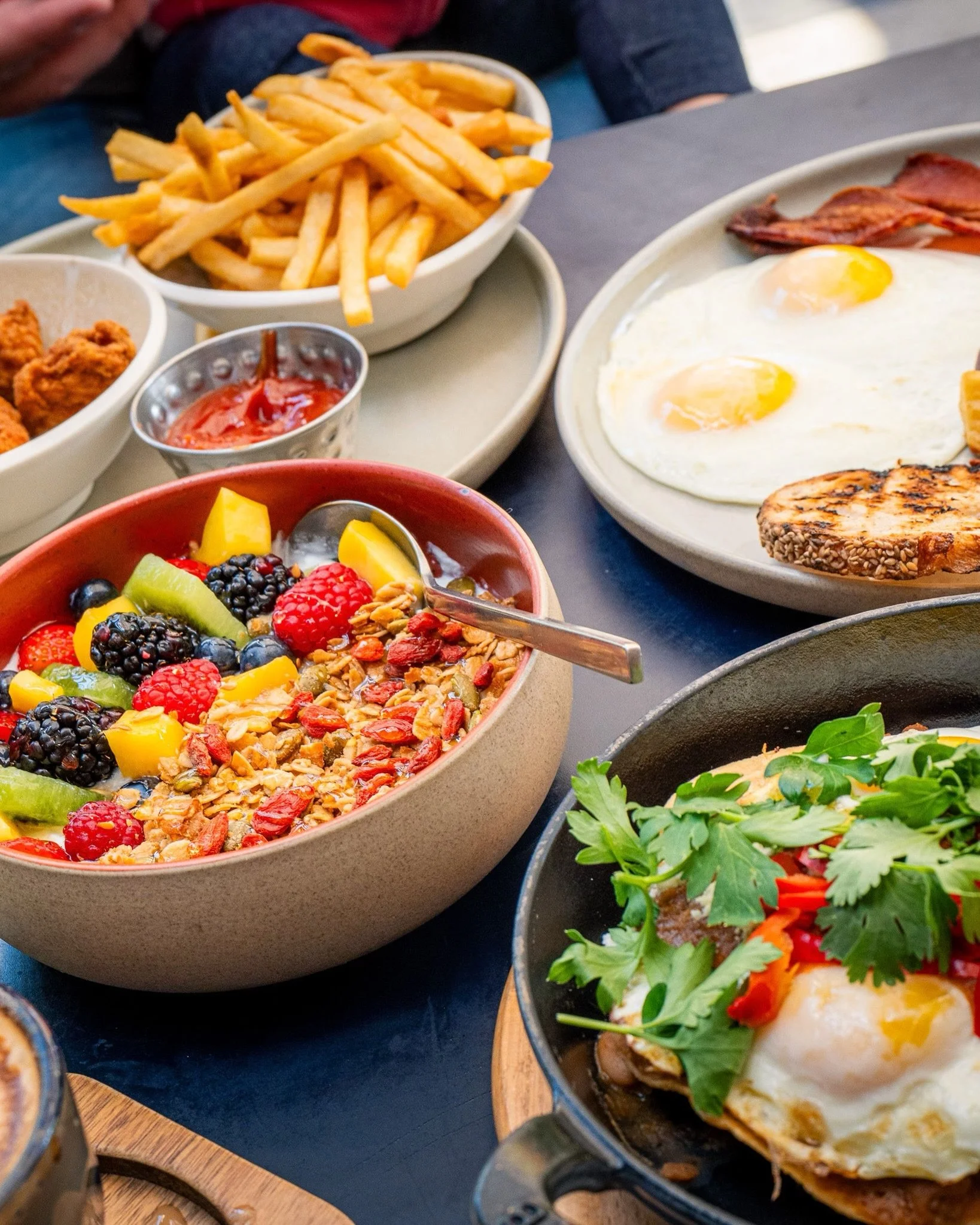 When your brunch favorites become their brunch favorites ☺️

#brunchvibes #breakfastturnedup #babieswhobrunch #acorncafe #healdsburg