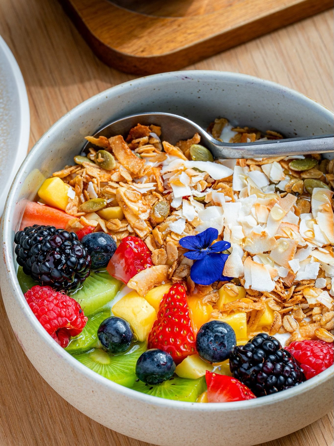 Mid-morning pick-me-up 🫐🥭🥥

Fresh Fruit Parfait: Greek Yogurt, House-Made Granola, Goji Berry, Seasonal Fruit, Toasted Coconut, Local Honey 

#breakfast #morningfuel #acorncafe #healdsburg