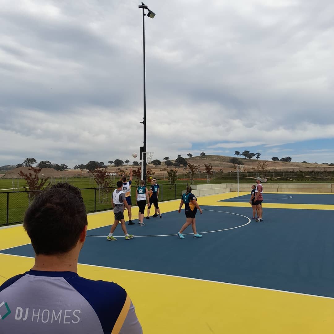 Great day for it today down at the Googong netball courts for the annual Hogs vs Hogettes intraclub match. 

Very little physio, plenty of banter. 

#googong #netball #afl #hogs #hogettes #physio #localsports