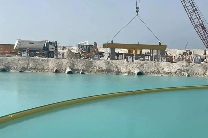 Keeping Waters Clear: How Envocoast Silt Curtains Protect Coastal Projects &amp; Marine Life