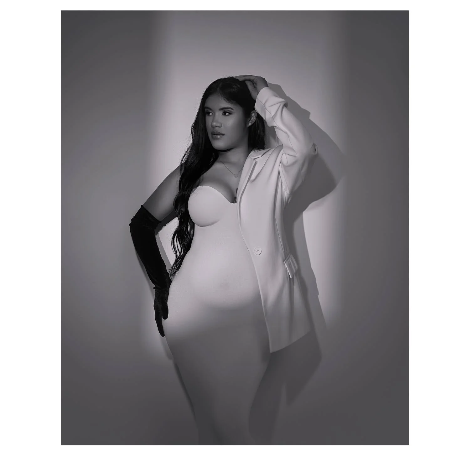 This session was much more than a sequence of portraits: it was an emotional journey in which every gesture spoke, every glance said something, every silence carried just the right weight.

They came together, with a beautiful energy. They enjoyed ca