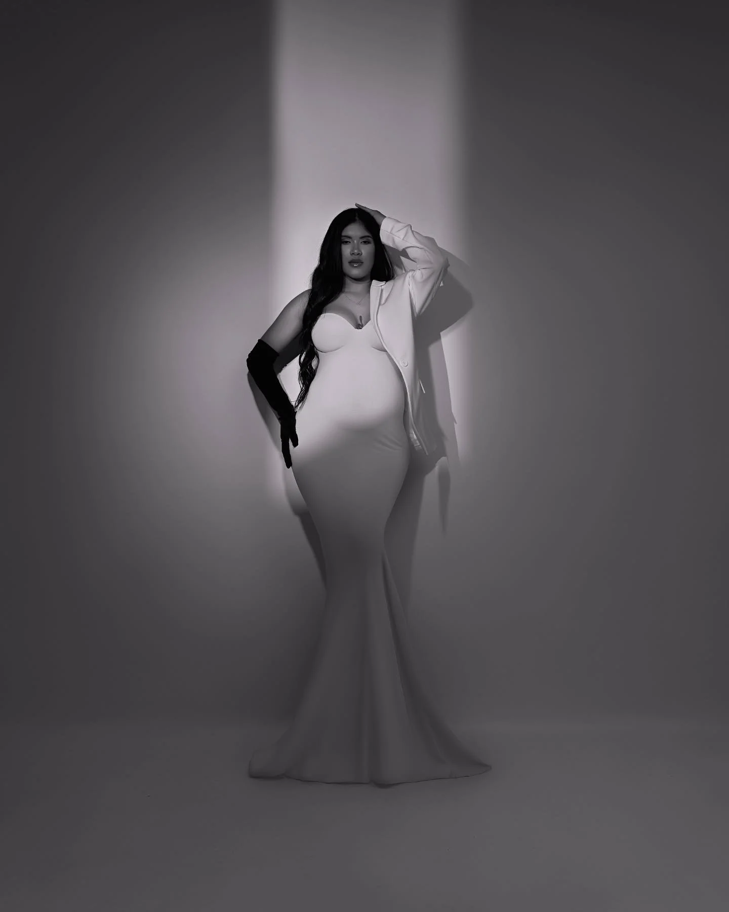 Esta sesi&oacute;n fue mucho m&aacute;s que una secuencia de retratos: fue un viaje emocional en el que cada gesto hablaba, cada mirada dec&iacute;a algo, cada silencio pesaba lo justo.

Vinieron juntos, con una energ&iacute;a hermosa. Disfrutaron ca