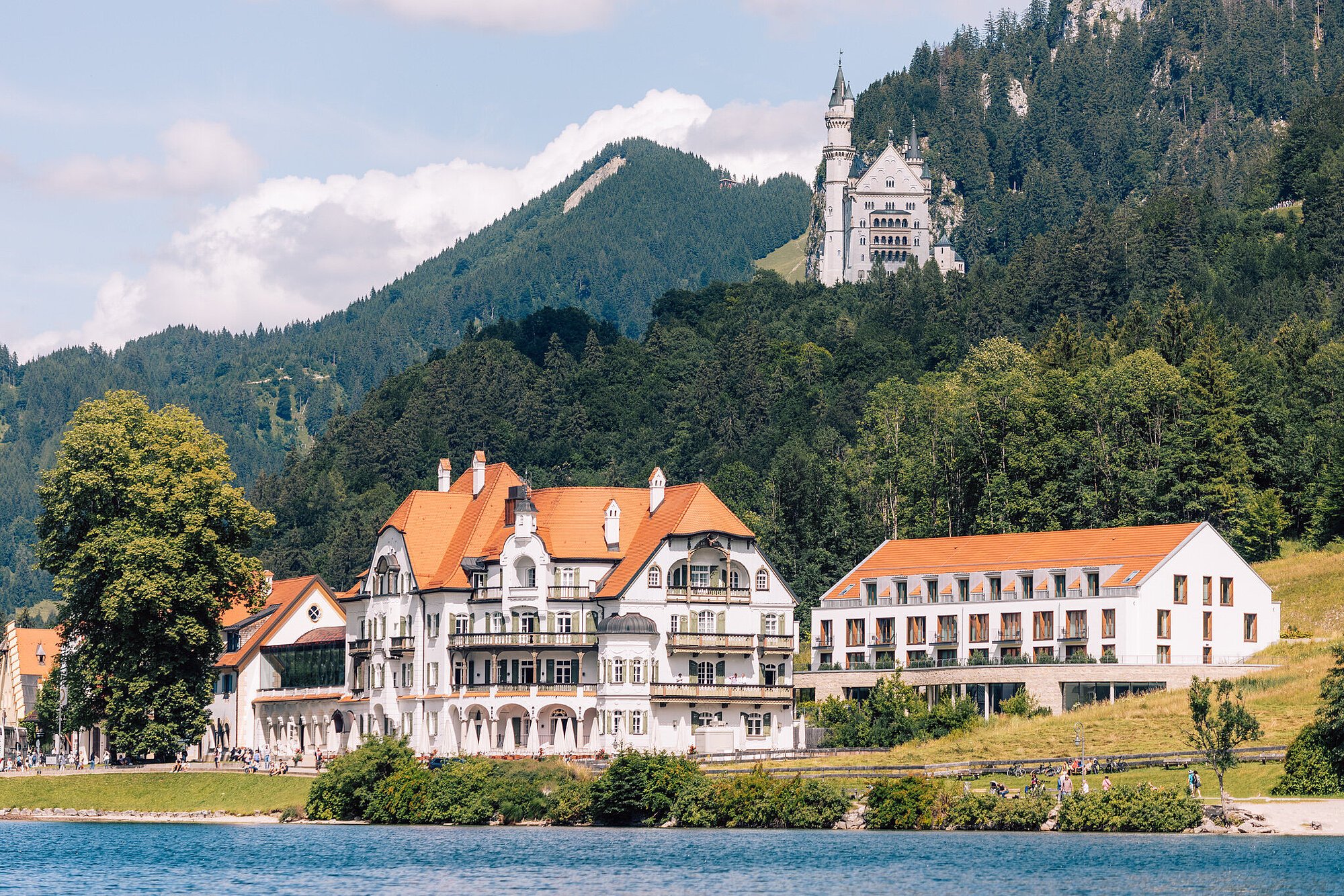 csm_ameron-neuschwanstein-alpsee-resort-spa-aussenansicht-schloesser1_e4632e4ce7.jpg