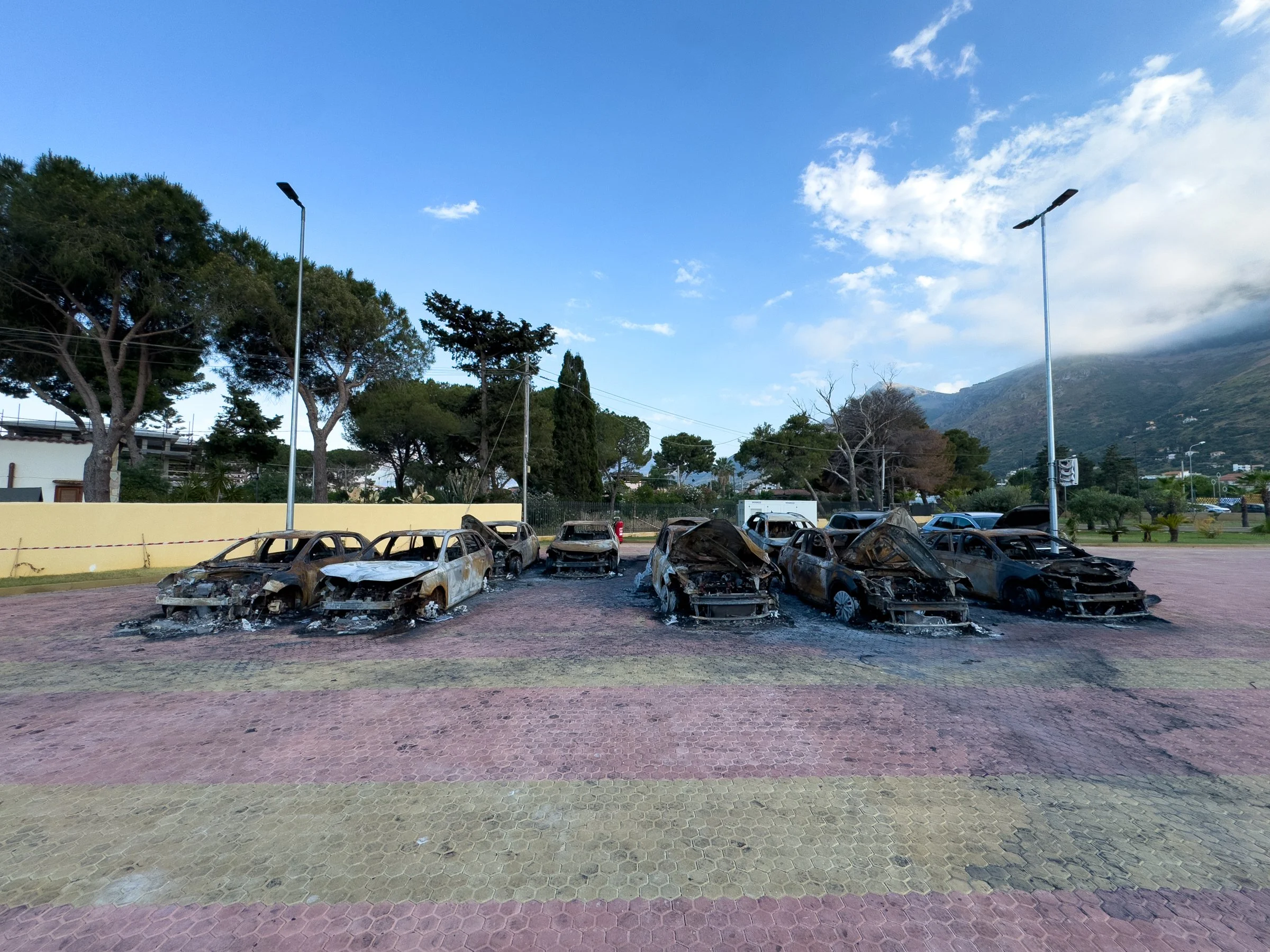 IncendioSicilybycar-Carini-22.jpg