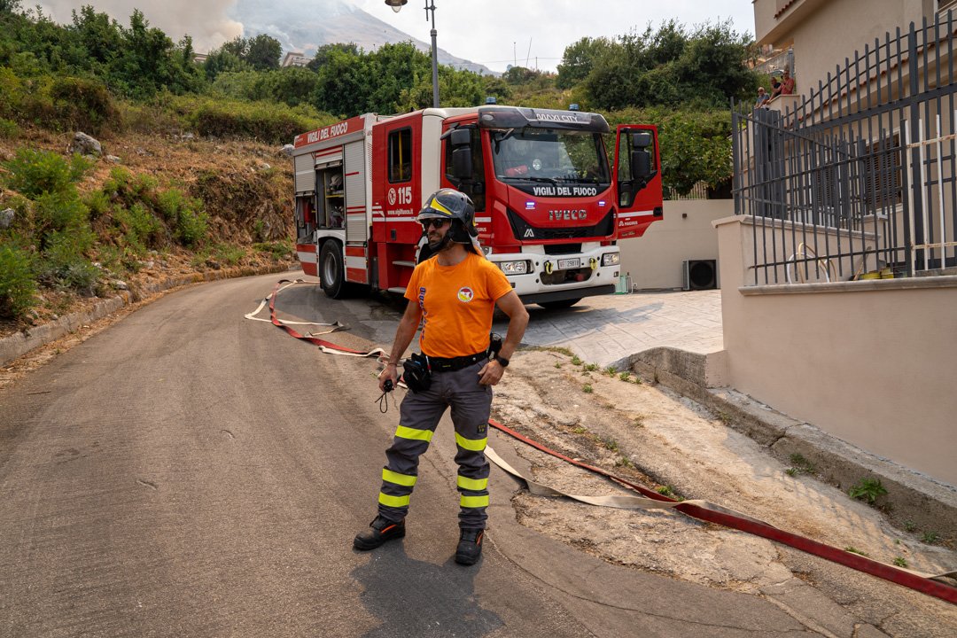 IncendioSicilybycar-Carini-9.jpg