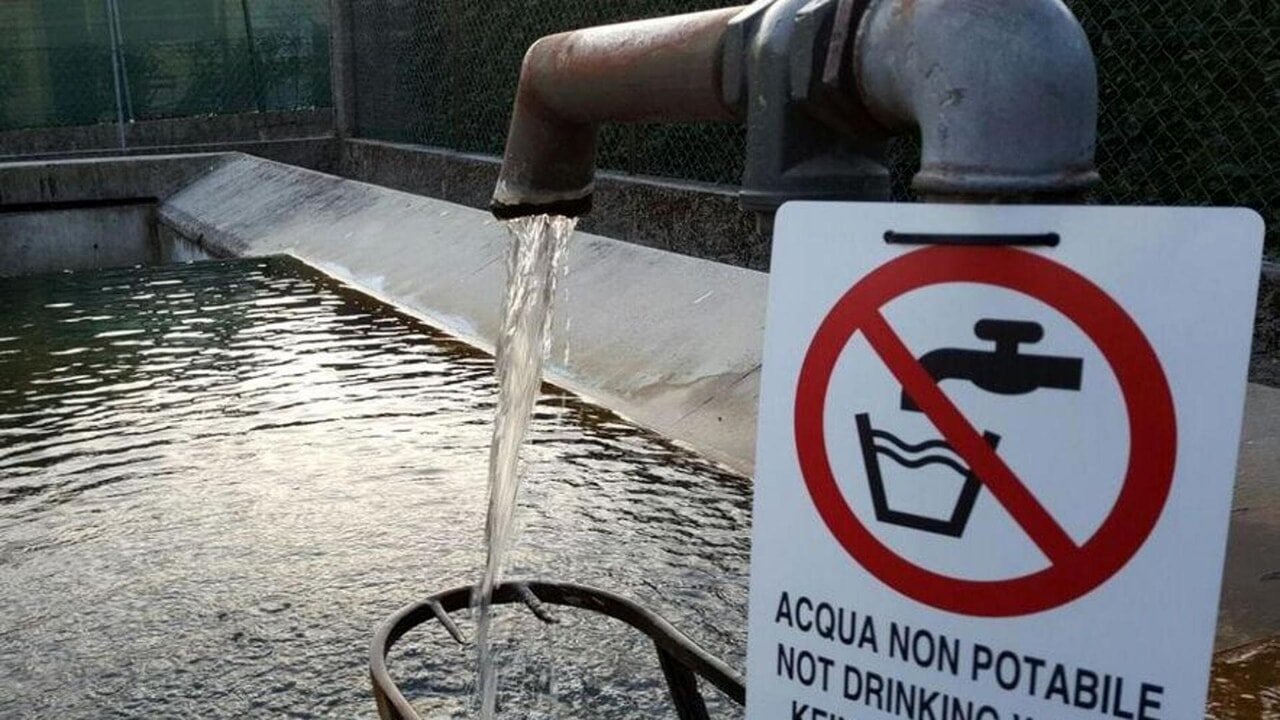Cinisi, acqua non potabile, esami rilevano batteri