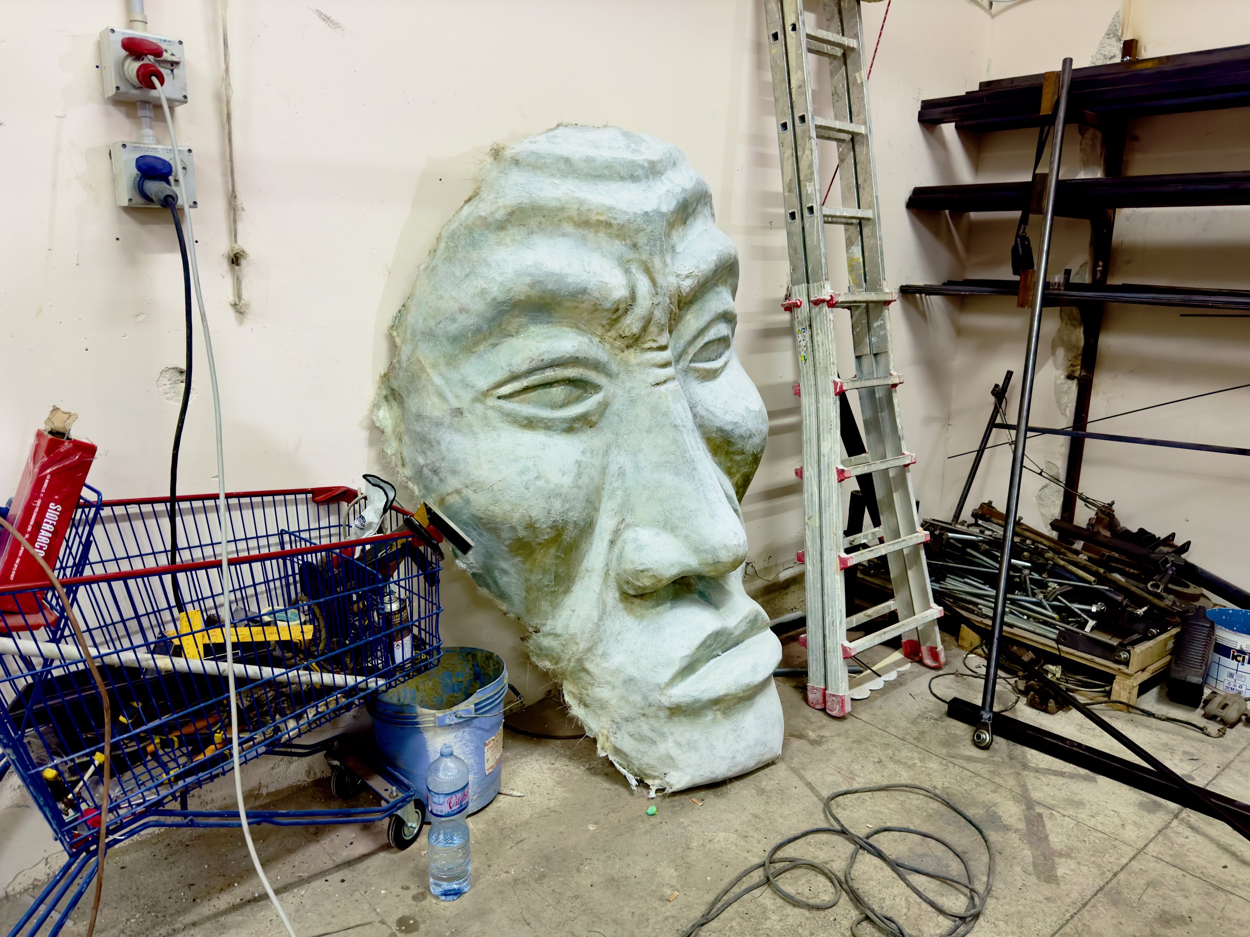 Cinisi, nei capannoni si lavora ai carri di Carnevale