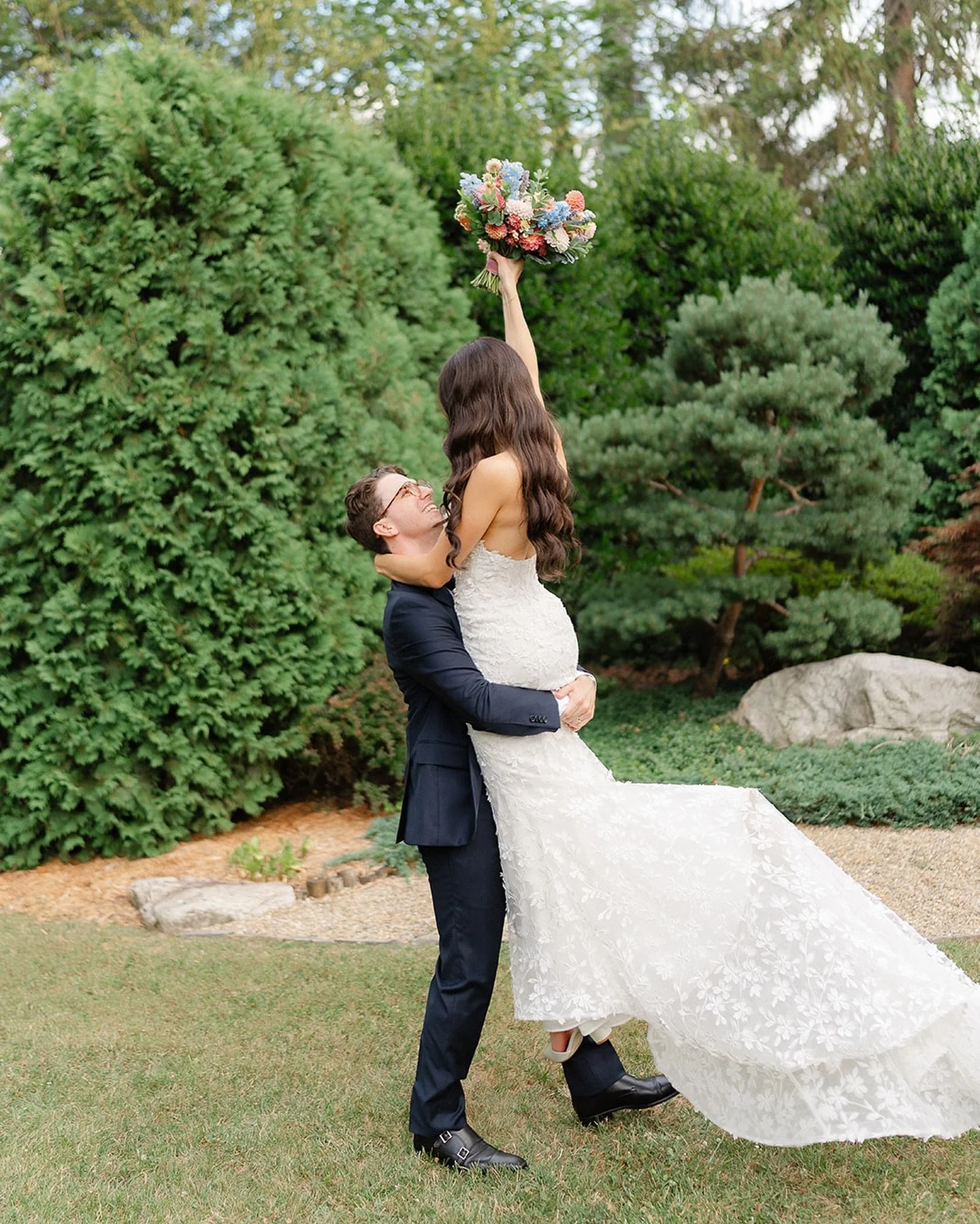 A gorgeous summer wedding for Ryan and Kamden 🌸🌼

Venue: @weaverhouse_nc 
Photo: @simonanthonyphoto 
Florist: @blueridgeblooms 
Officiant: @adventure.officiant 
Baker: @oldeuropeasheville 
H&amp;MU: @powdermepretty 
Video: @whitepineweddingfilms 
T