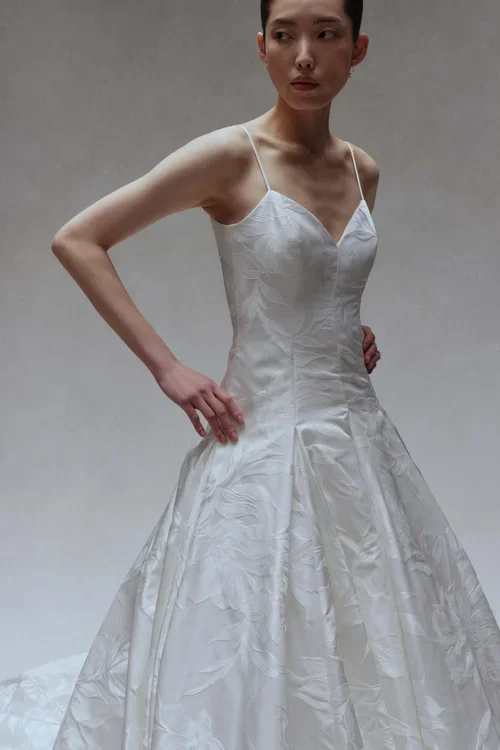AMSALE_Petal_2.webp