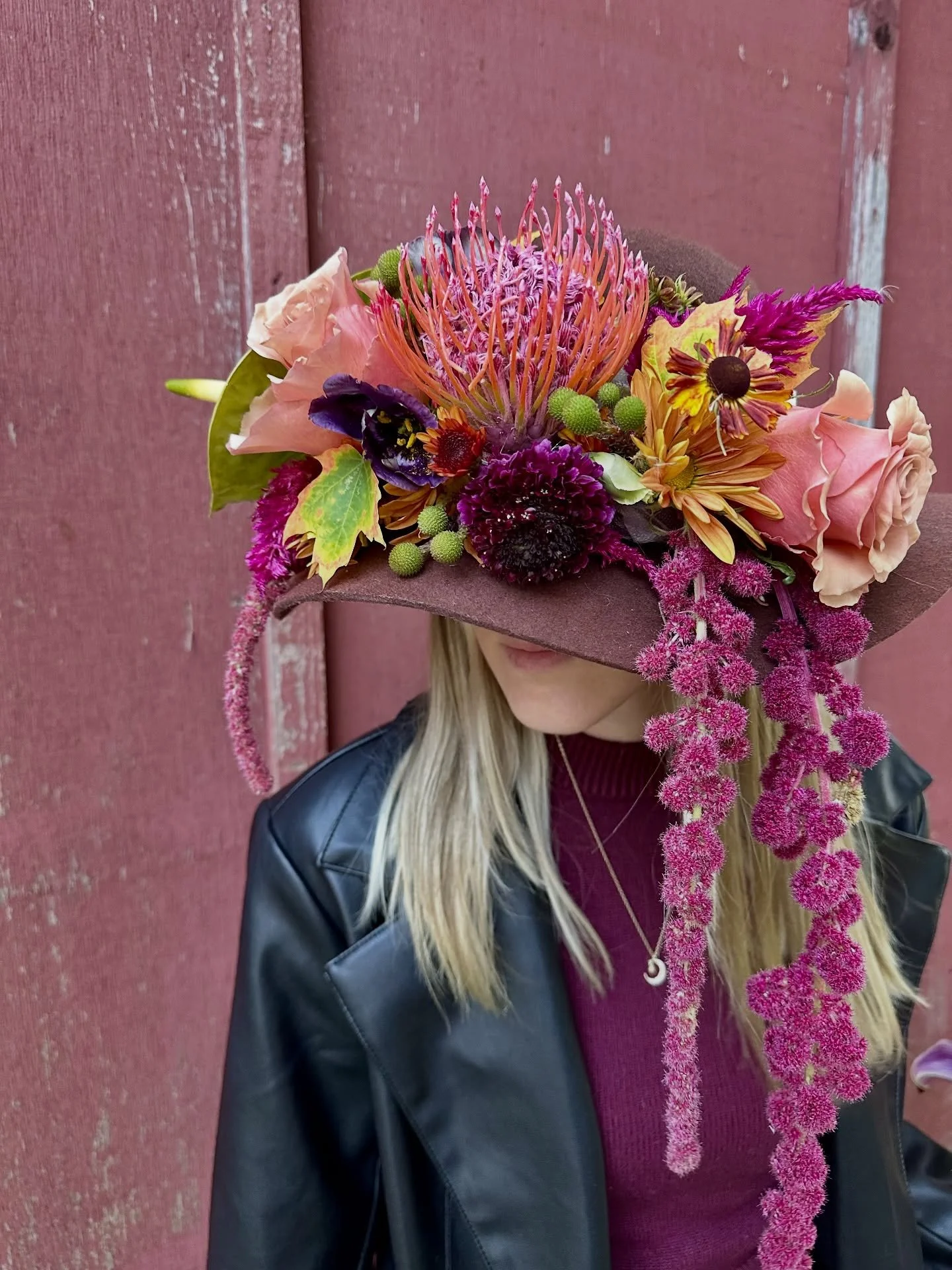 Funky fall hat anyone? 😉🍂🍁