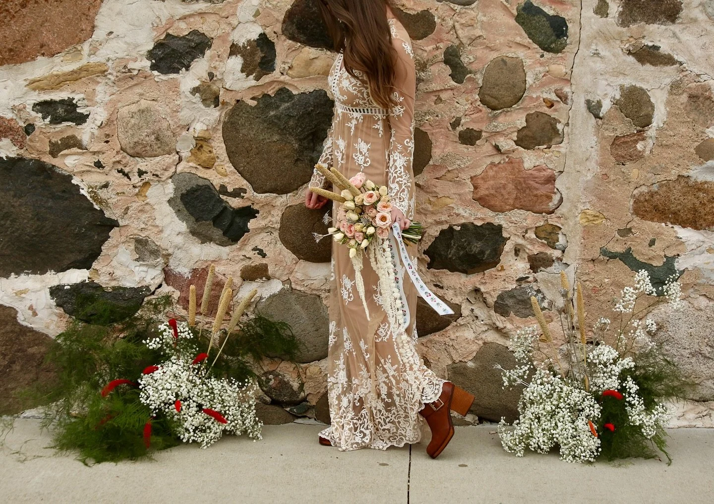 When we say &quot;texture&quot; this is what we mean😍😍 

The gorgeous @lexi.w.cos 

.
#davincirose #mkeweddingflorist #chicagoweddingflorist  #brides2026 #brides2025 #weddinginspiration  #weddingflowersideas