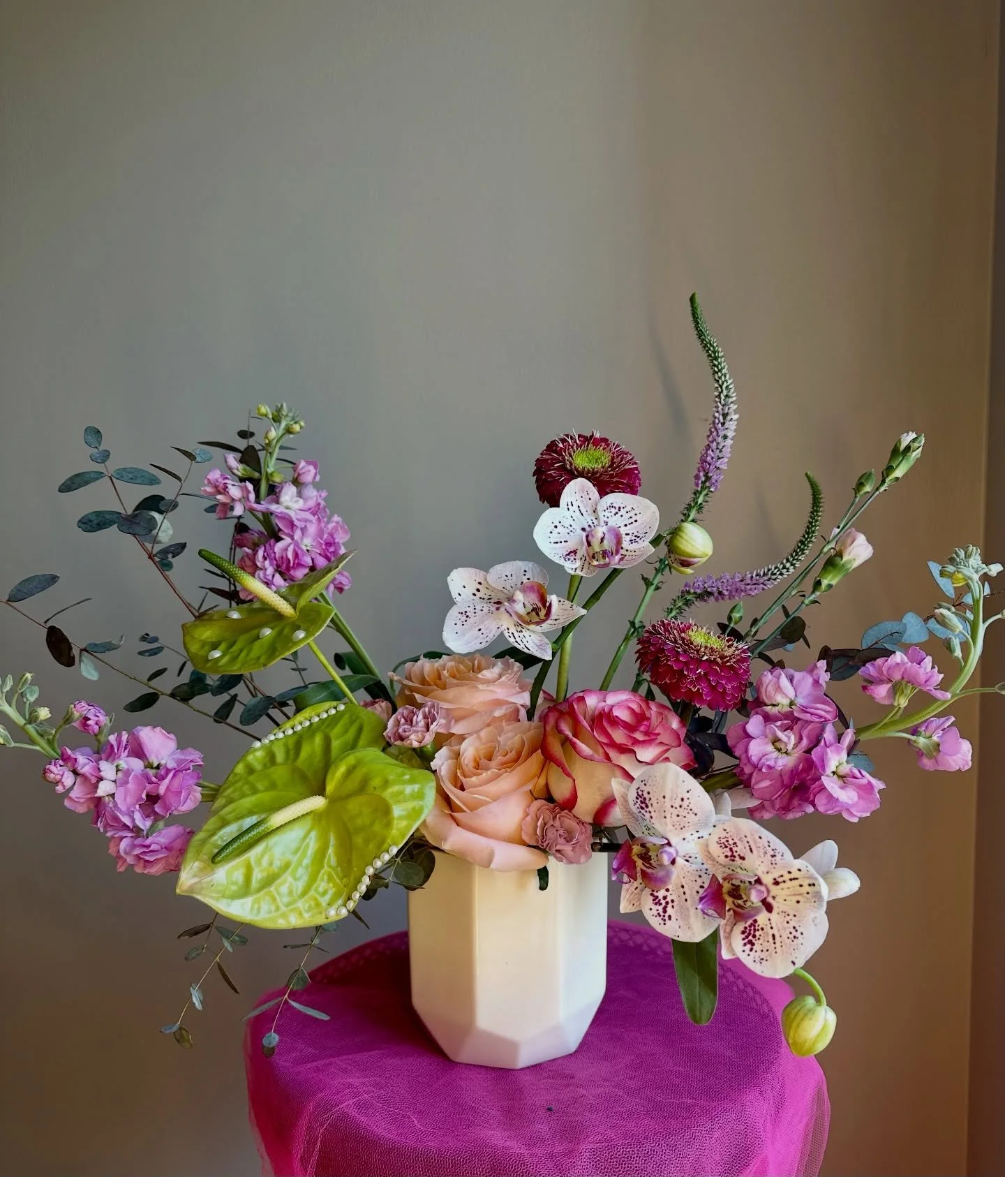 Welcome February 🌸🌷🩷

.
#davincirose #mkeweddingflorist #chicagoweddingflorist  #brides2026 #brides2027