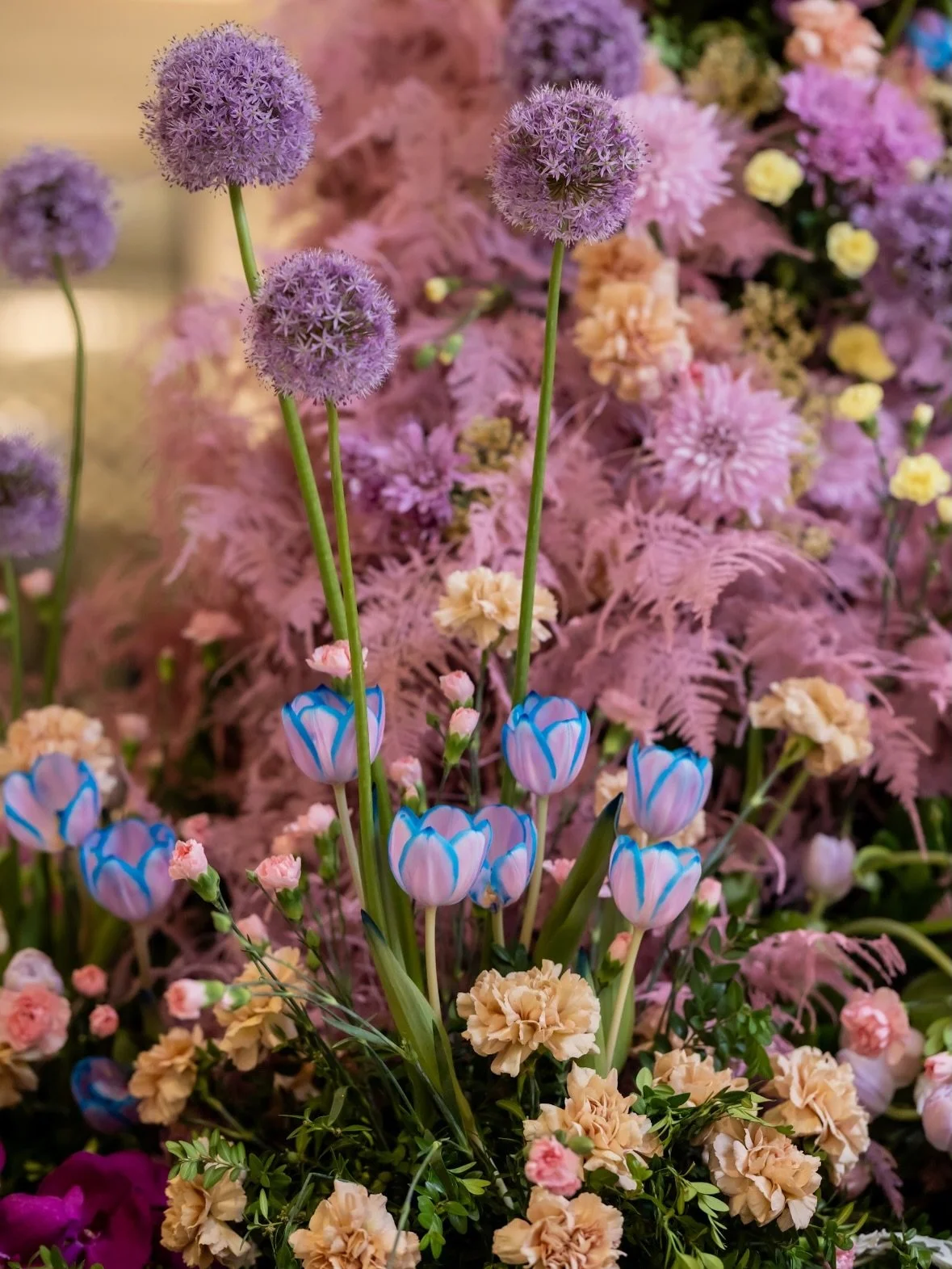 Another successful year of participating in @fleursdevilles 🩷🌷 So grateful to have the opportunity to share my love of flowers with this event. We created 2 mannequins, had an interview with WGN Chicago, and taught a demonstration about floral acce