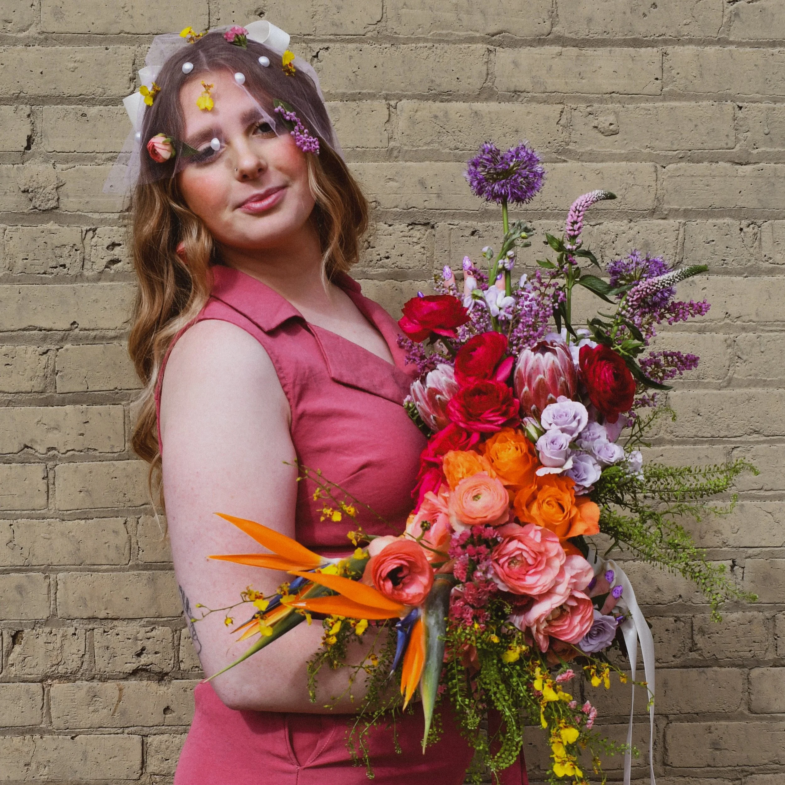 Soaking in those saturated summer colors☀️🌸 

.
#davincirose #mkeweddingflorist #chicagoweddingflorist  #brides2026 #brides2027