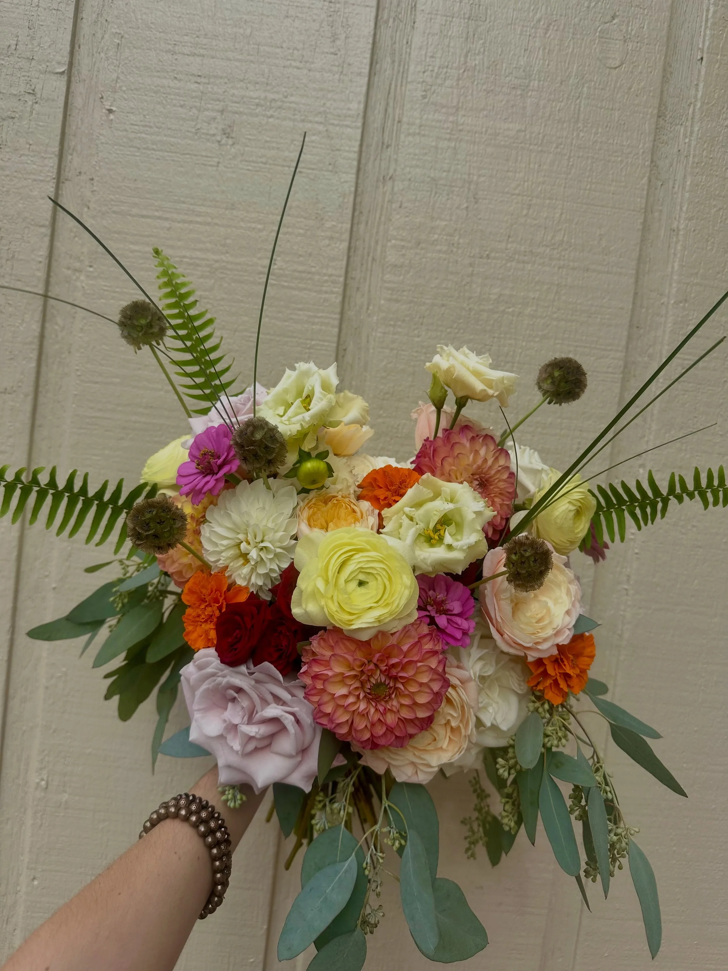 A bouq we're absolutely in love with😍

.
#davincirose #mkeweddingflorist #chicagoweddingflorist  #brides2026 #brides2027