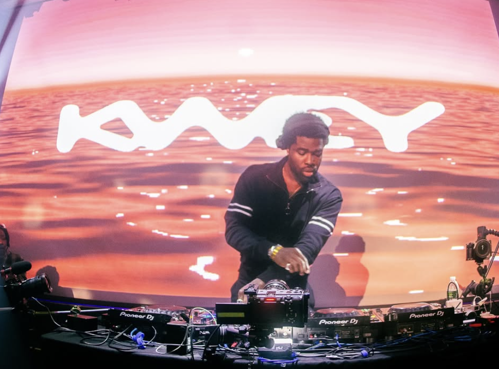 Late Night Lounge: Kwey