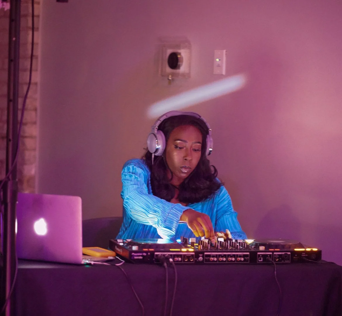 Late Night Lounge: DJ McShellen