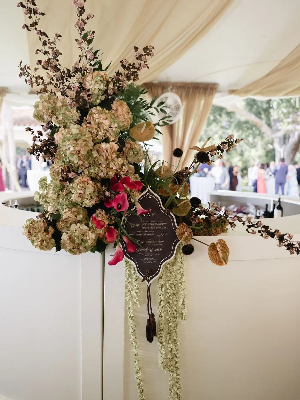 It&rsquo;s kinda chic to customize all of the details ✨

Signage &amp; Paper Goods: @themoxieworkshop
Planner: @taylored.affairs
Venue: @powelcrosleyestate
Catering: @pier22events
Photography: @ariannajphotography
Videography: @codypaulfilms
Florals:
