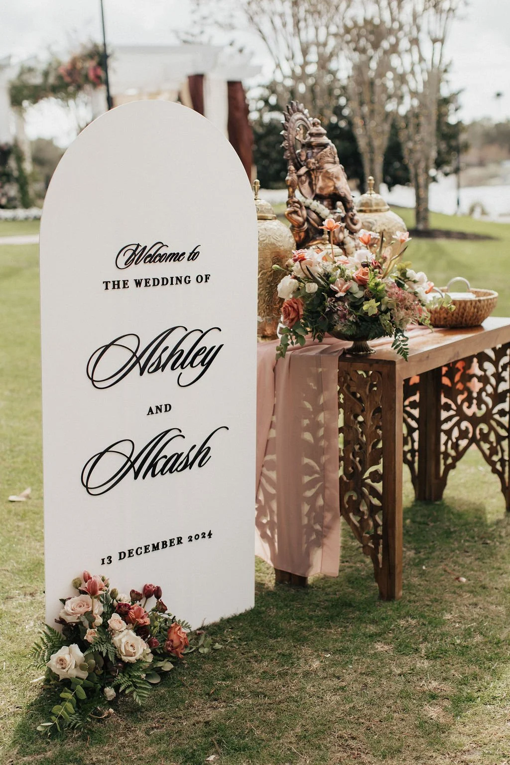 acrylic-welcome-sign-ritz-carlton-nicole-aston-the-moxie-workshop.jpg