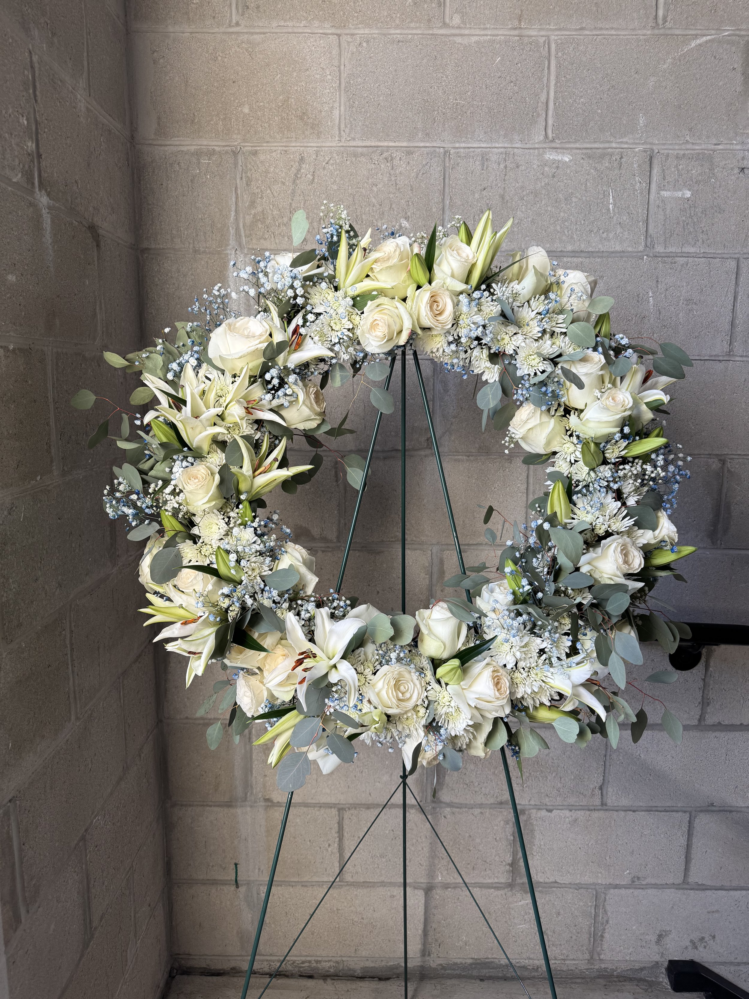 Memorial Tribute
Bespoke floral wreath design 