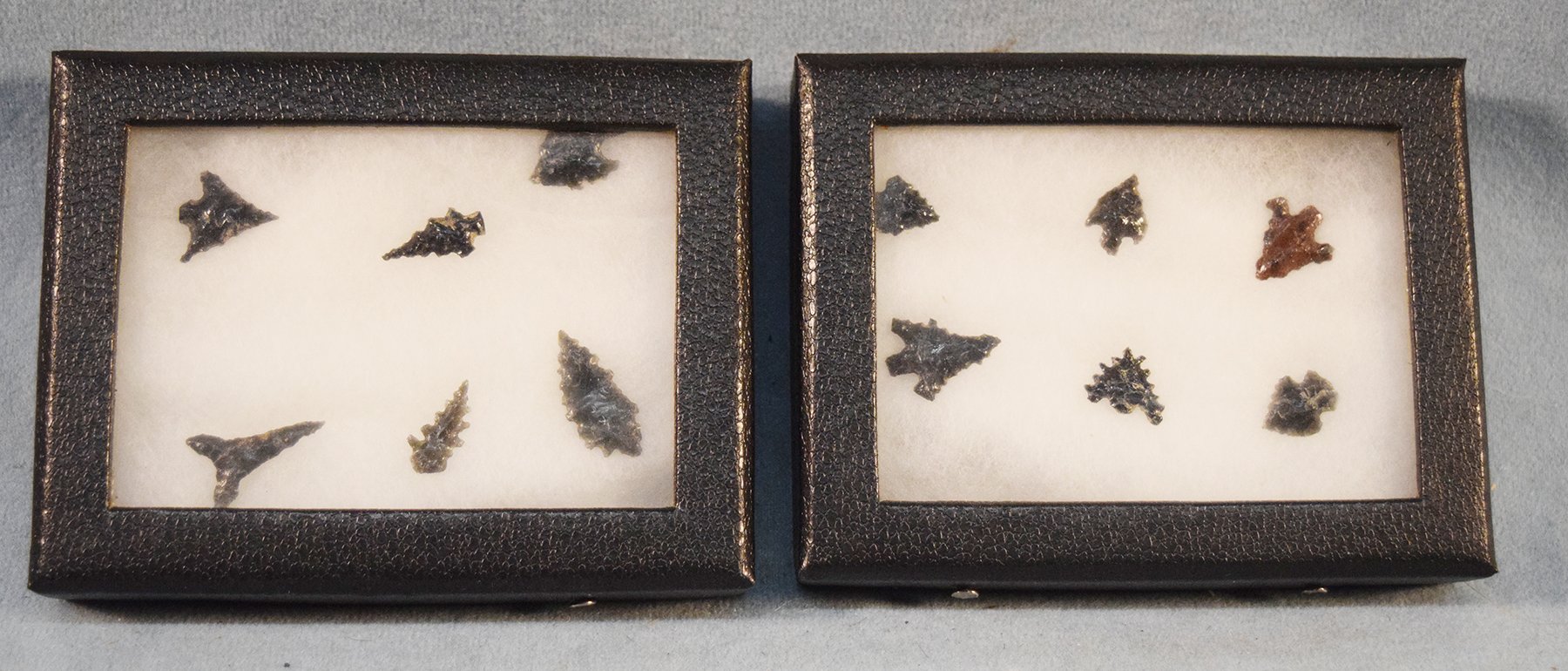(2) Artifact cases with (6) obsidian points each
