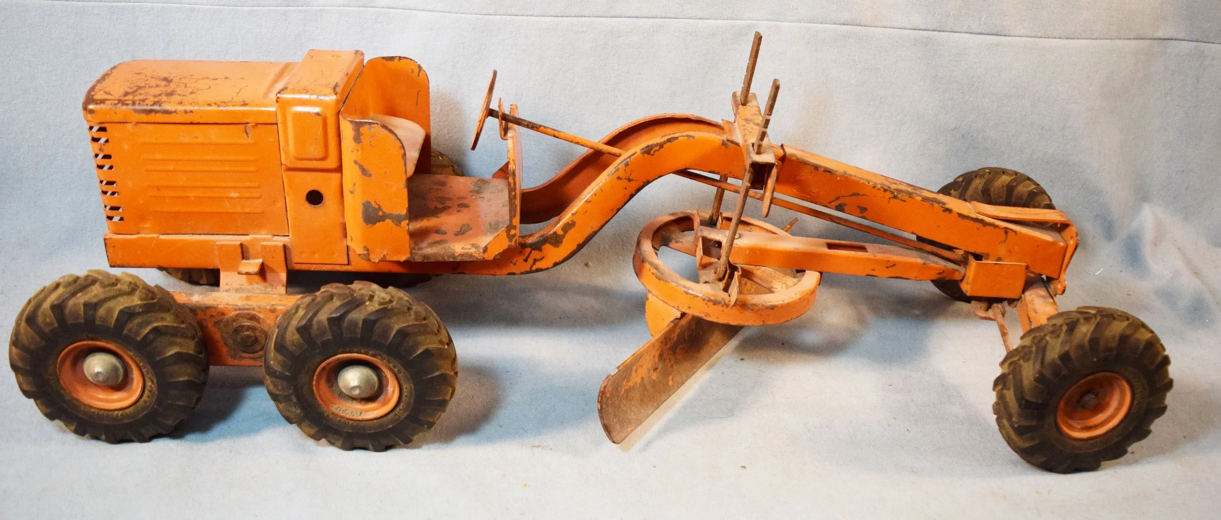 Vintage toy grader
