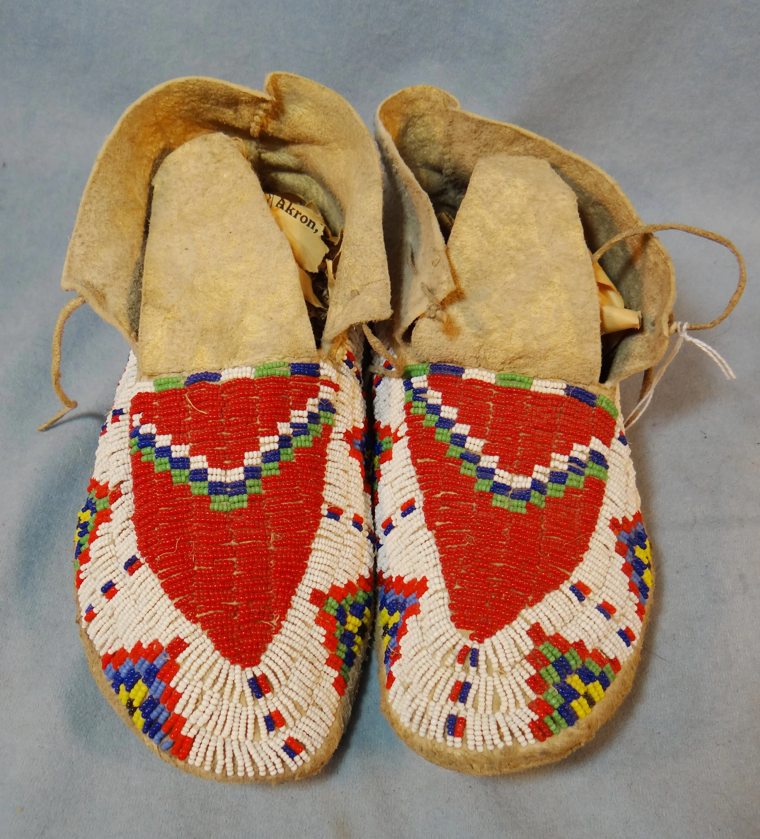 Northern Plains beaded moccasins, 10"

