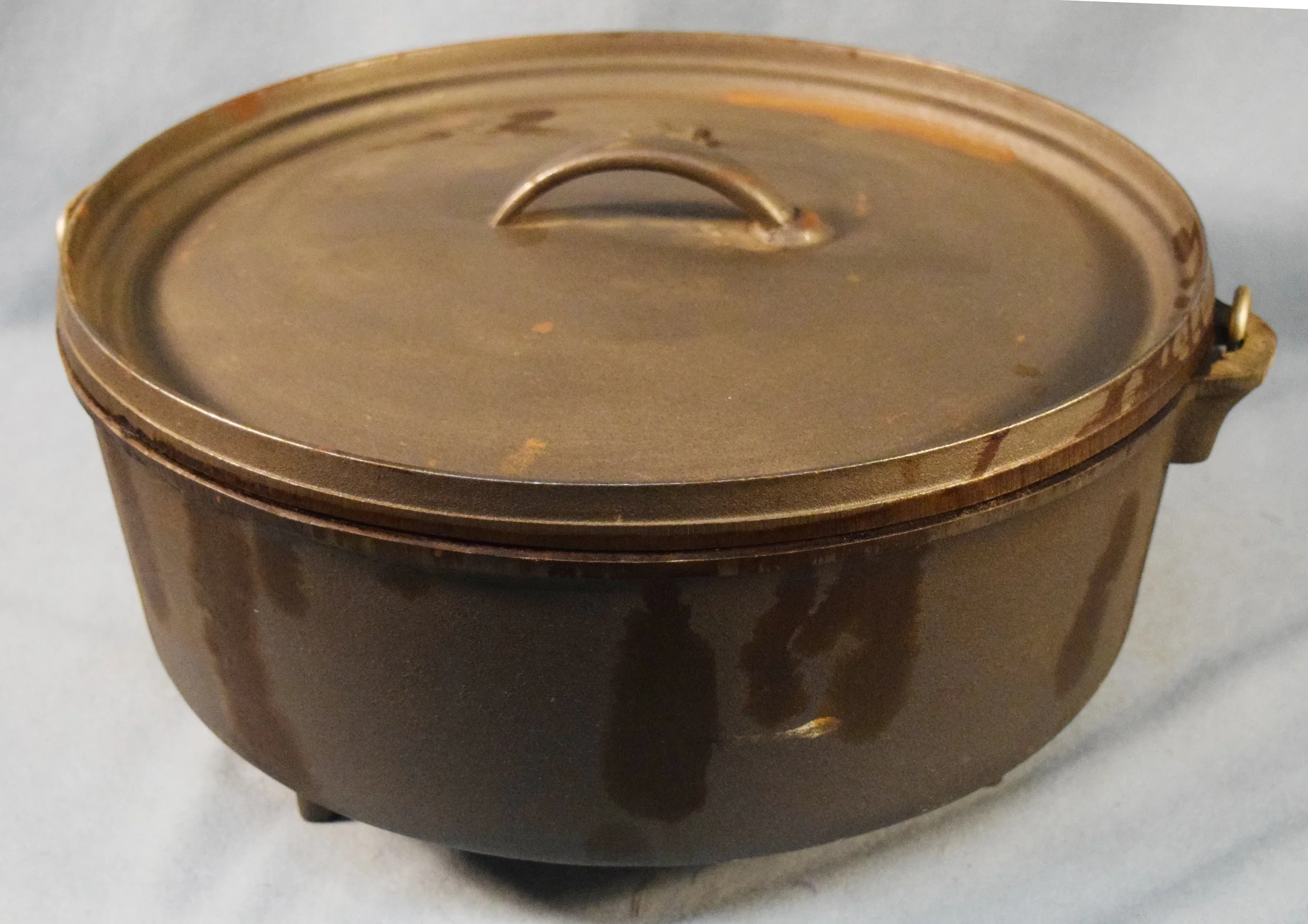#12 Cast iron dutch oven, made in USA