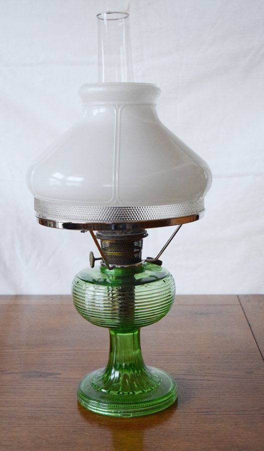 Aladdin Bee Hive B-81, green crystal, 1937-38, white shade with hobnail apron