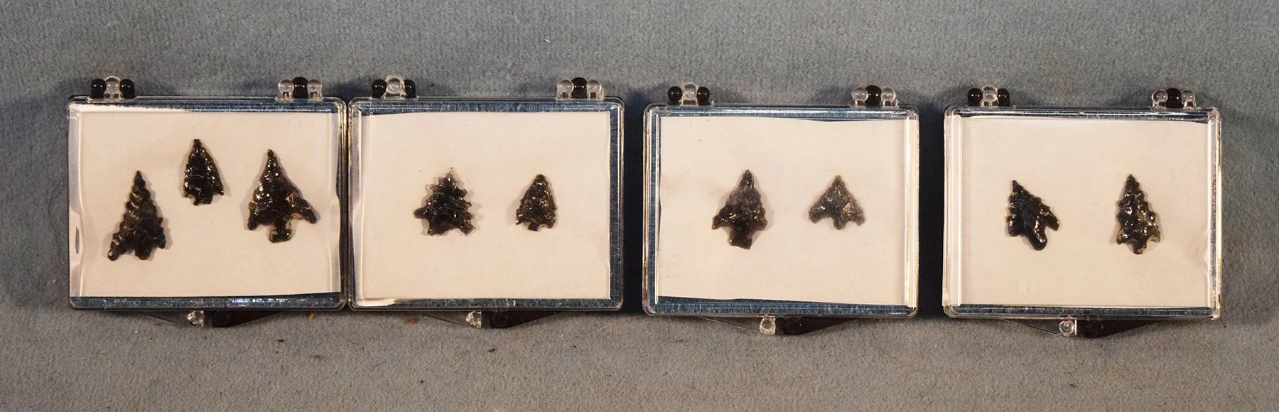 4 pcs: (3) small cases with (2) obsidian points each & (1) case with (3) obsidian points

