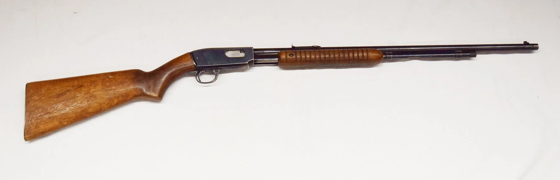 Win. Model 61, .22 SL or LR, 24" round barrel, s#125402, manufactured 1948
