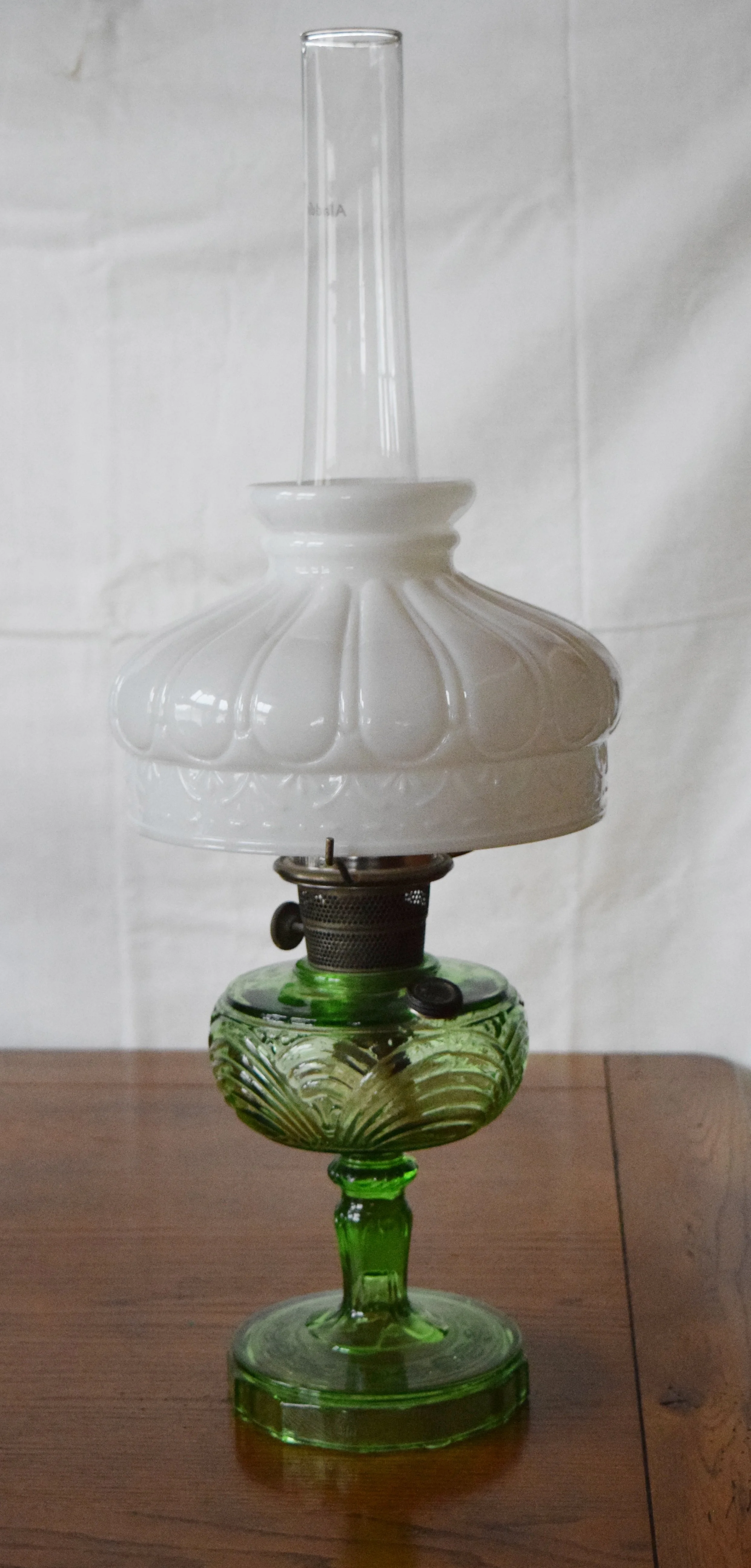 Aladdin Washington Drape B-51, green crystal, 1940, filigree stem