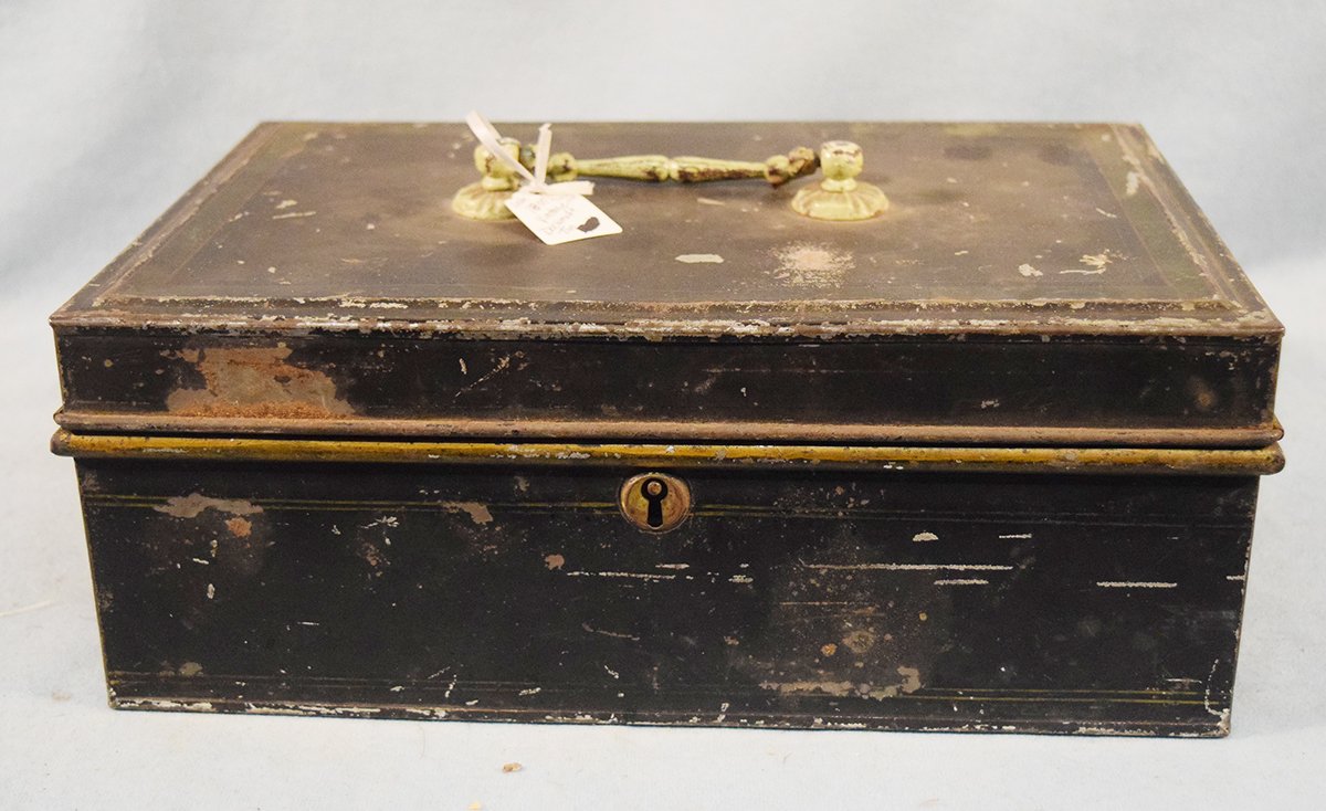 Vintage document tin, ca 1800's, 8" x 12" x 4 ¾"
