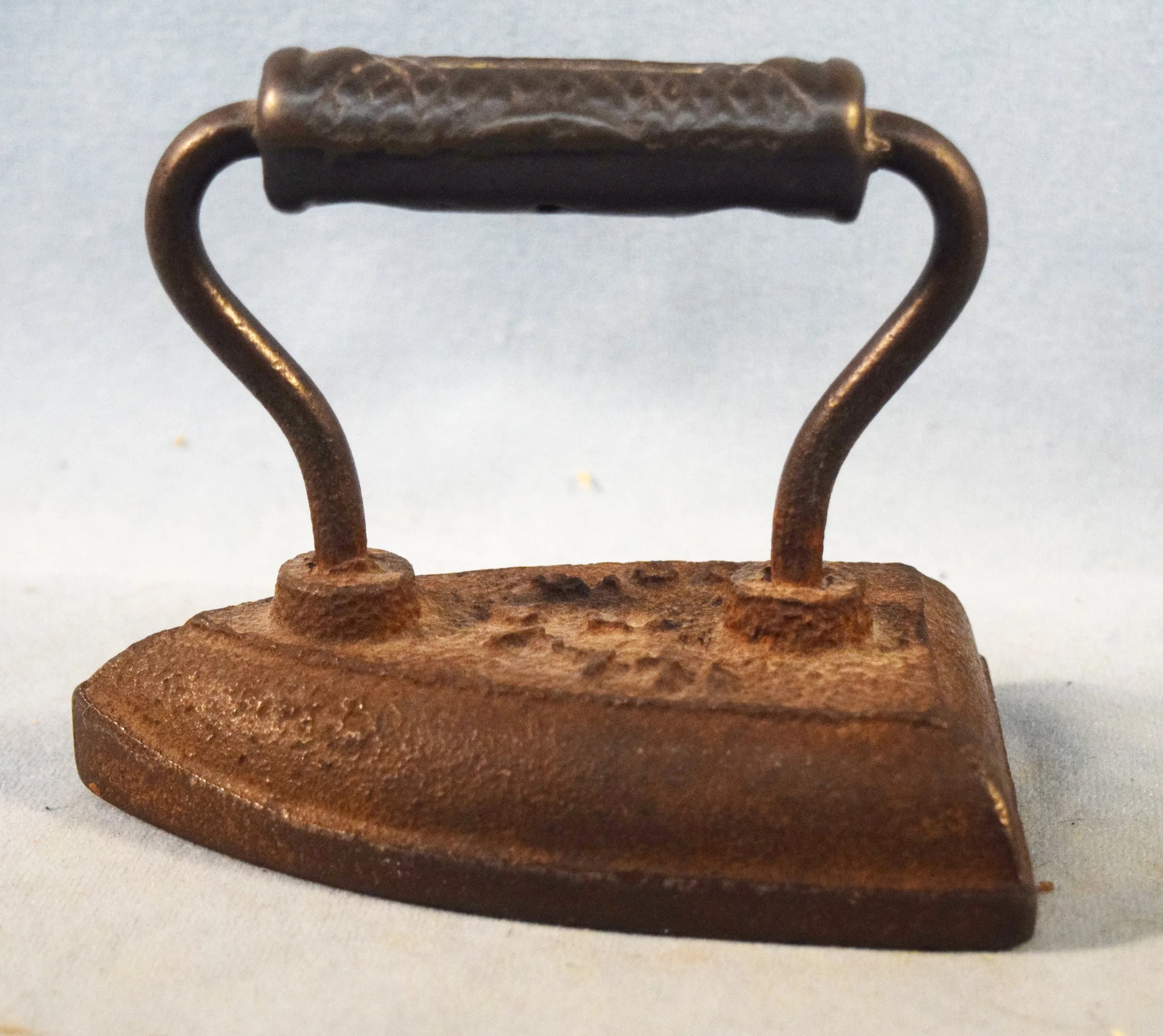 Vintage iron, 5.5" t x 3.5" w
