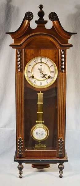 31 day wall clock, wood case, 31" x 11" x 6", with key, working condition