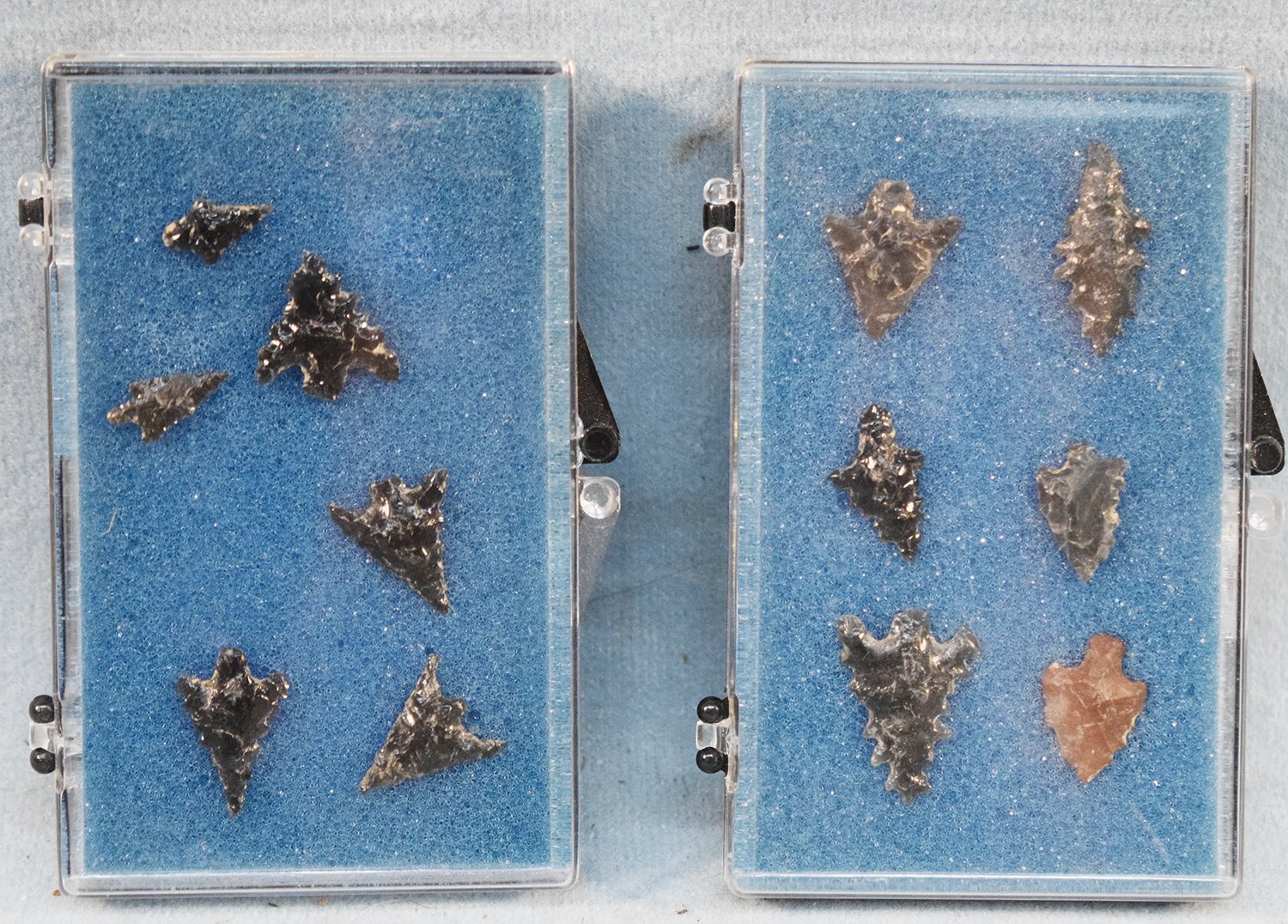 2 pcs: Small case with (6) obsidian points & small case with (7) obsidian points
