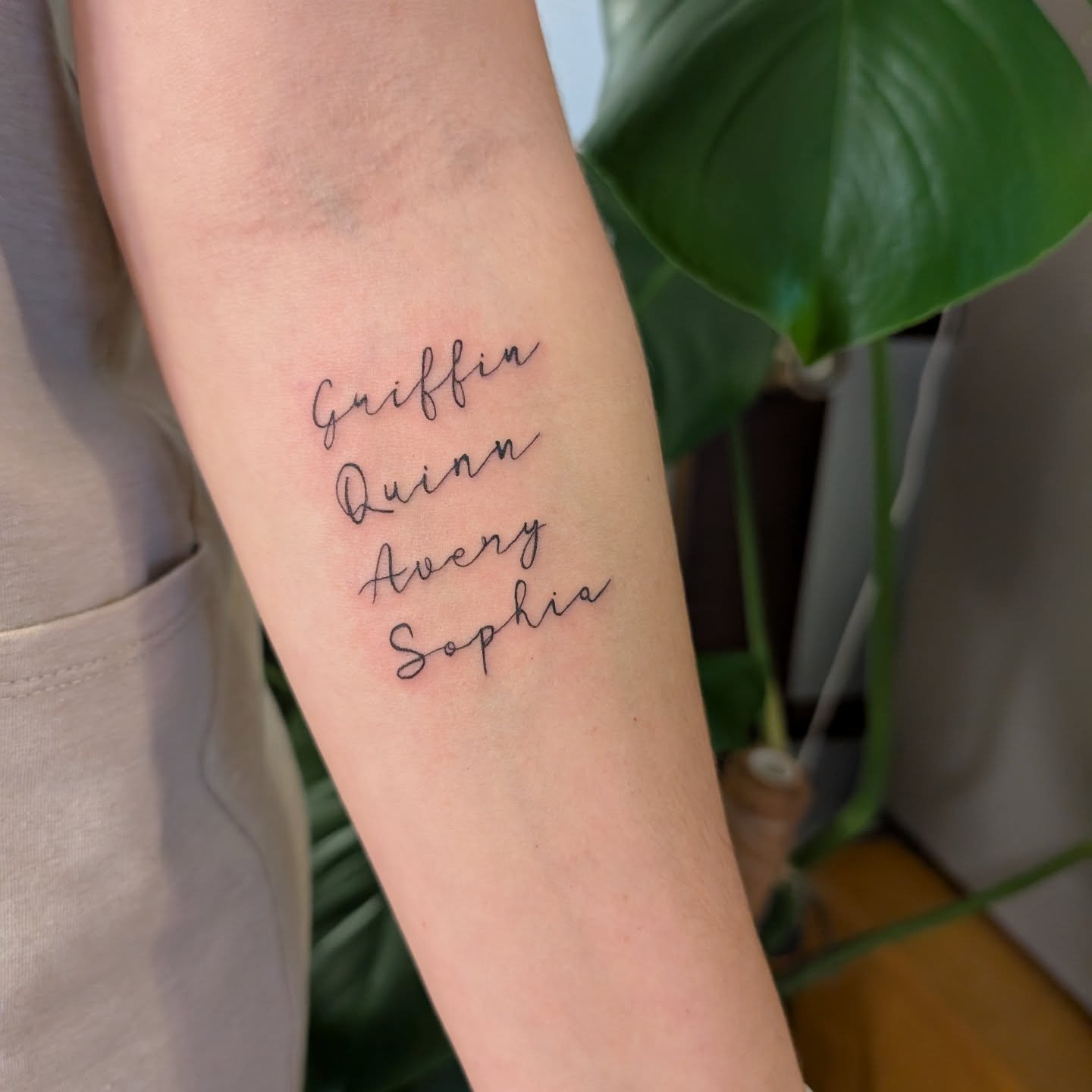 :: Names ::

This mama came in a few weeks ago and simply wanted her kiddos names. It was so much fun to do and I had such great conversations as well. 

Did you know names carry meaning? 

My name, Arminda, means &quot;the protector or little armed 