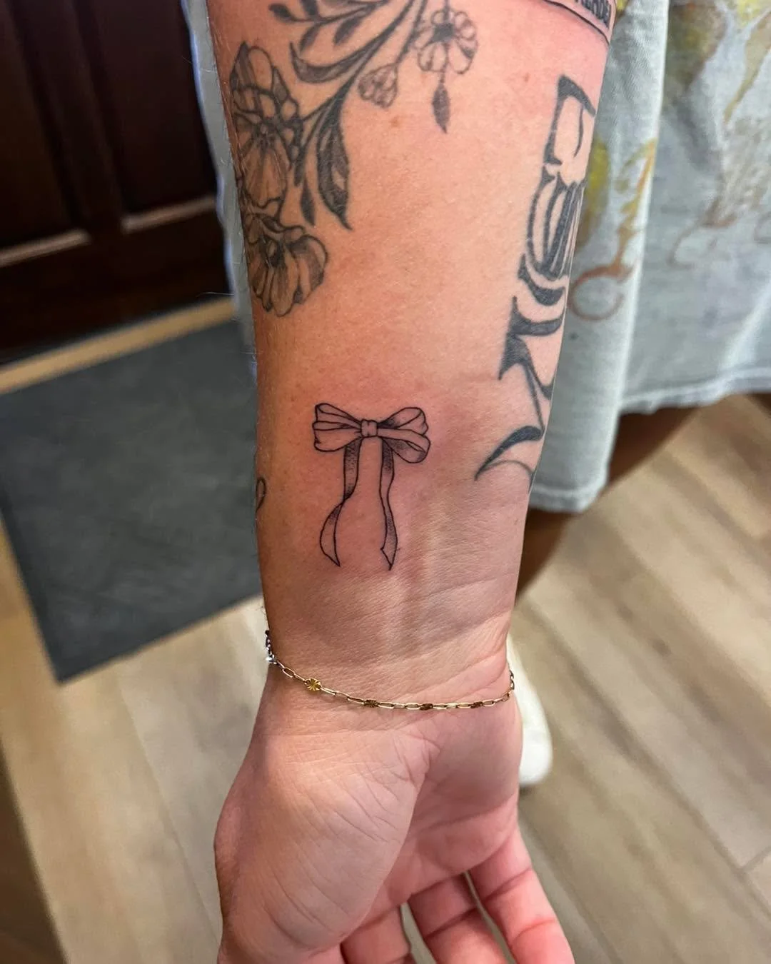 Tiny tattoos are so much fun!🎀🫧✨