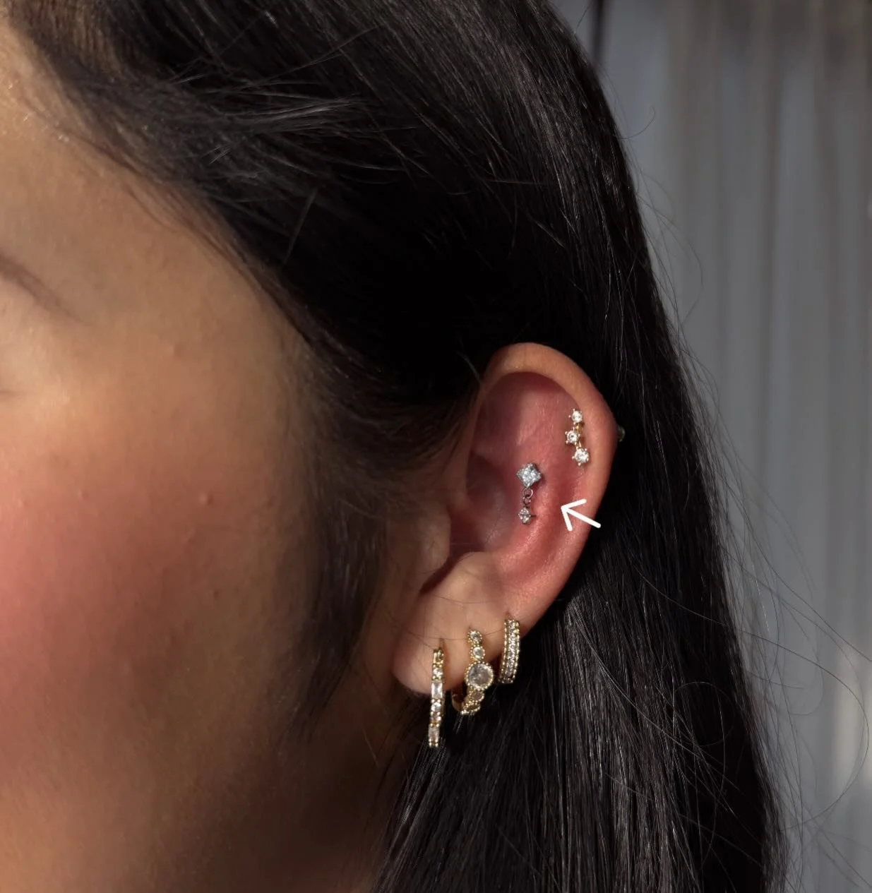 Obsessed with this placement &amp; jewelry choice🤩