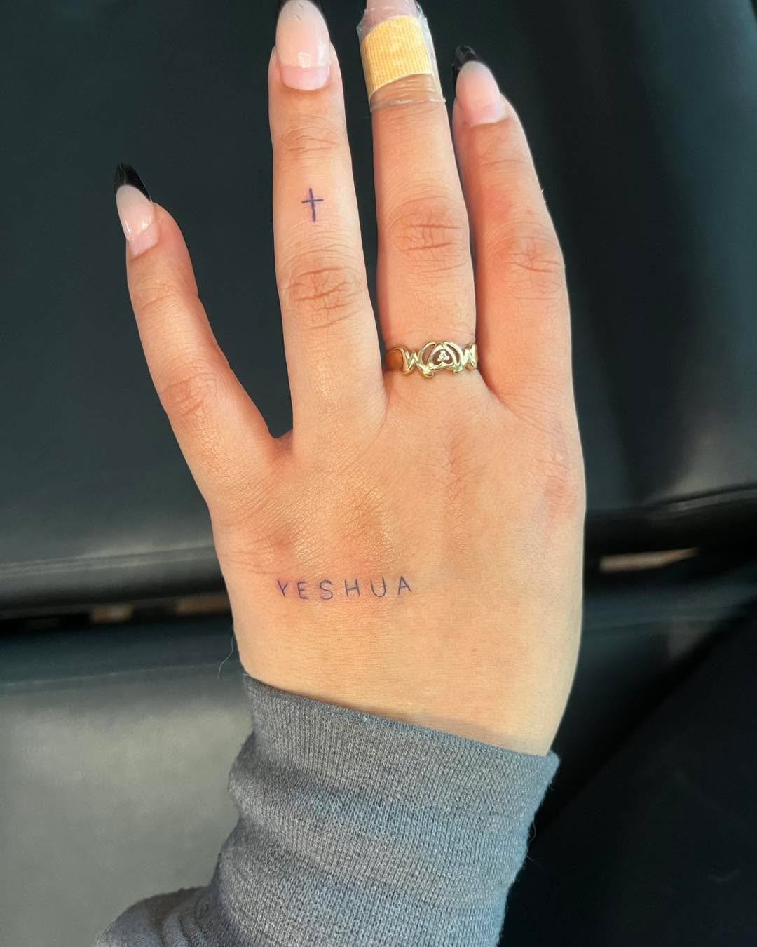 A little reminder for the Good Lord and a tiny cross!