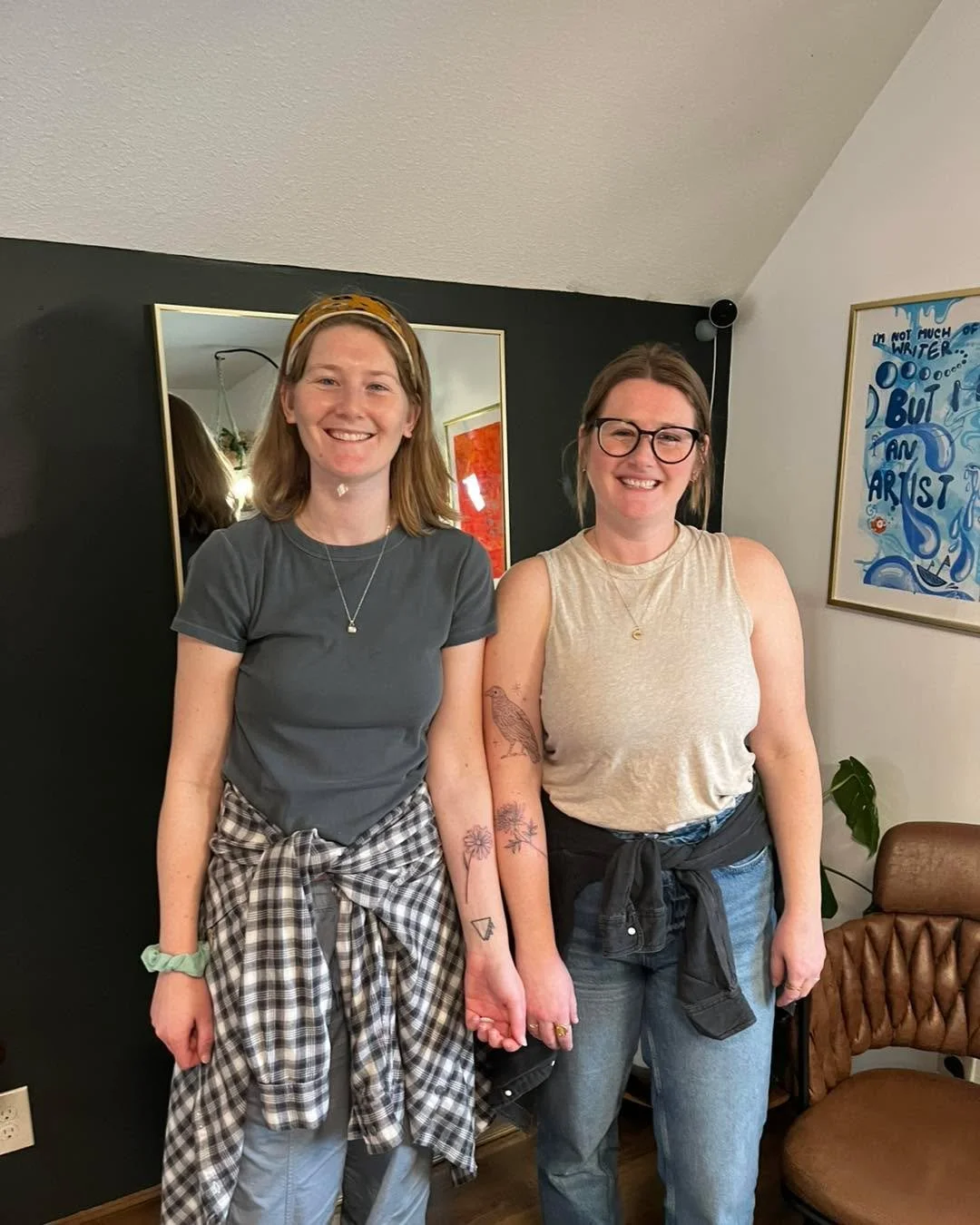 These sweet sisters got birth flowers tattooed on them!