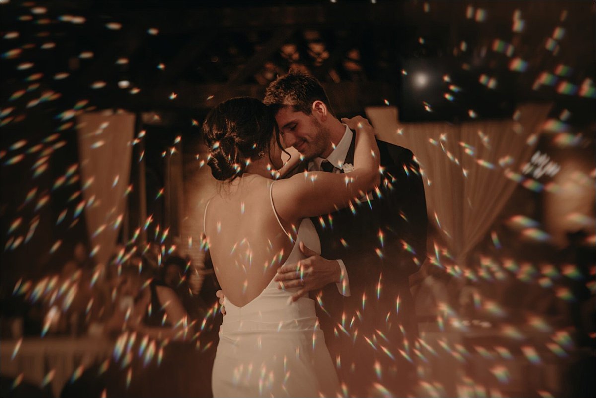 Light tricks for a magical first dance photo