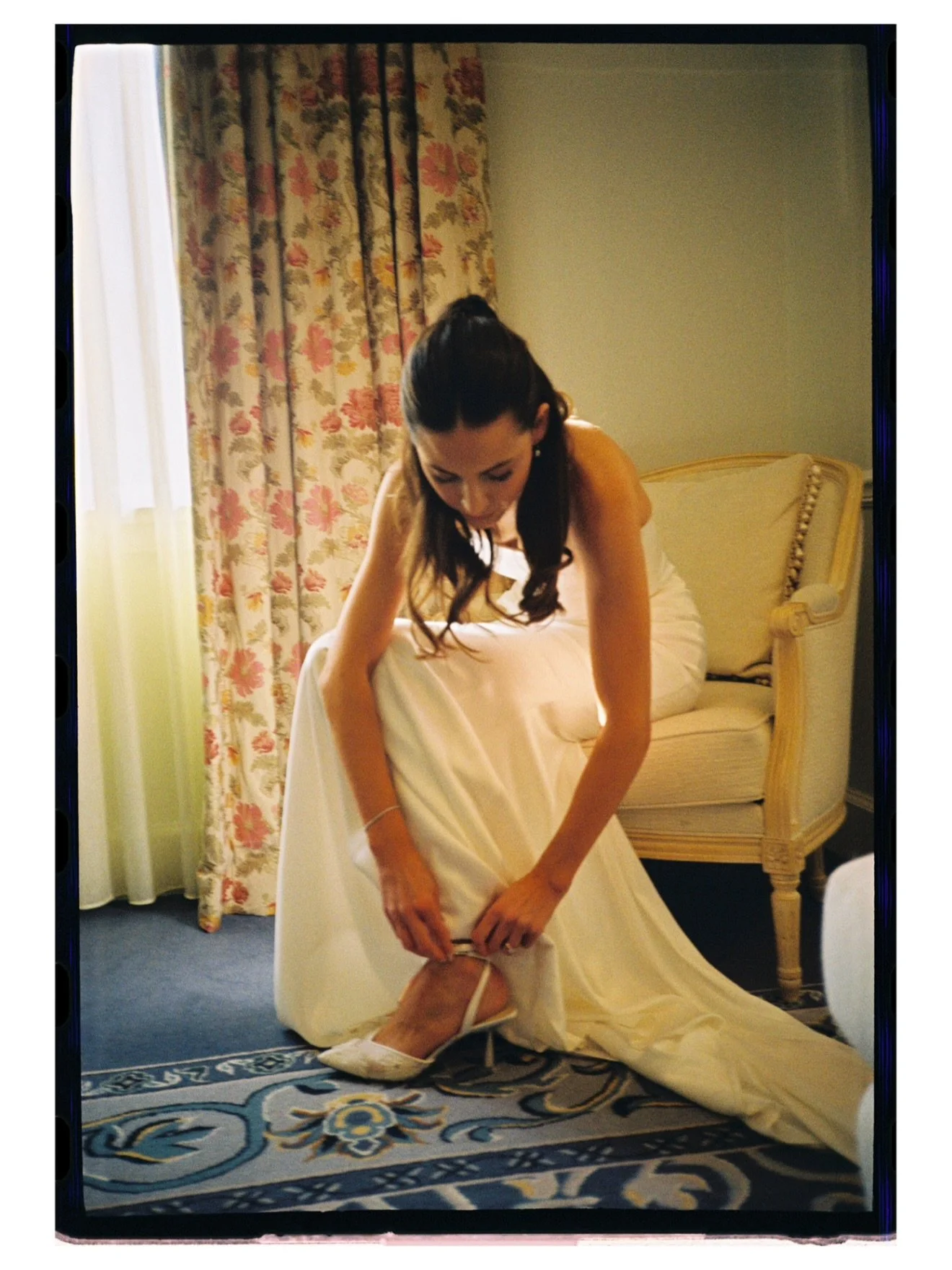 Silk
Sunlight
A room full of anticipation

Creative Team//
Planning + Design | @sarahlilliedesigns 
HUMA | @charlestonido 
Florals | @flora.andraya 
Content Creator | @theharmonedit 
Getting Ready Hotel | @thecharlestonplace 
Venue | @thegibbesmuseum