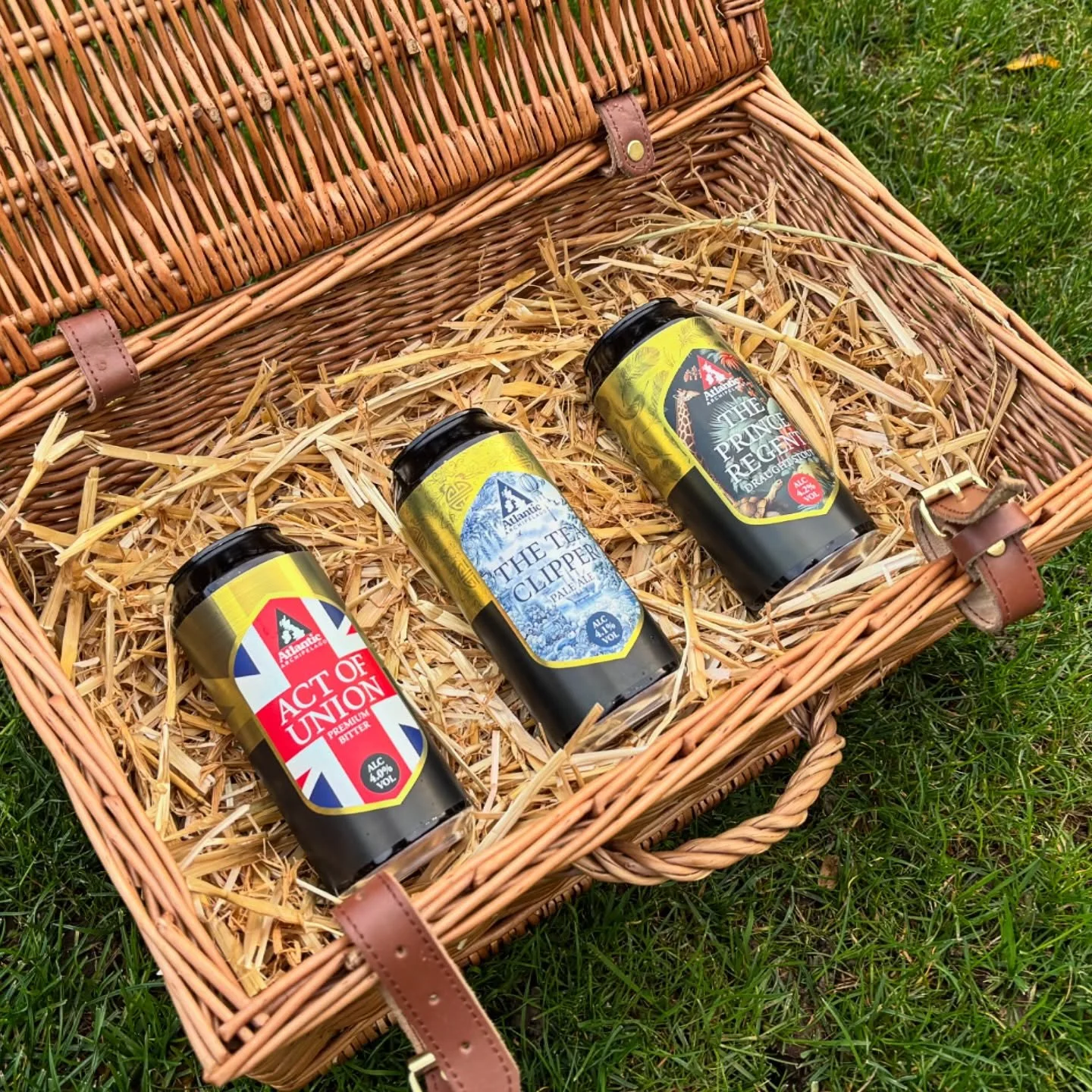 ❄️ The Winter Selection ❄️ 

&bull; Act of Union - Premium Bitter
&bull; The Tea Clipper - Pale Ale
&bull; The Prince Regent - Draught Stout

A festive selection for the cosy months! 🕯️🎄☃️