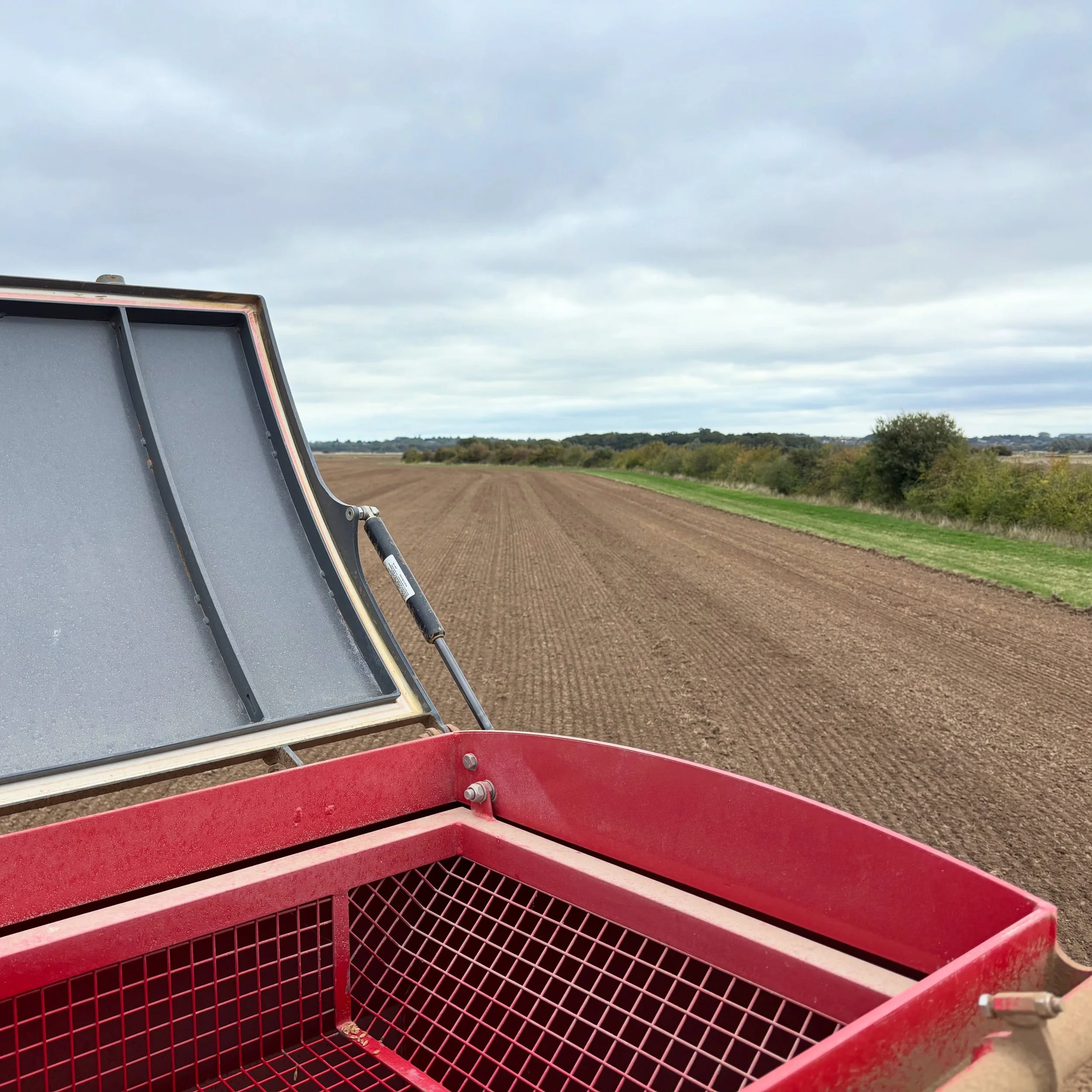 🌱 Another field drilled, and that&rsquo;s all the barley in the ground for this year.

Straight lines, a good seedbed and another job ticked off. Now we let the weather do its thing. 🌾