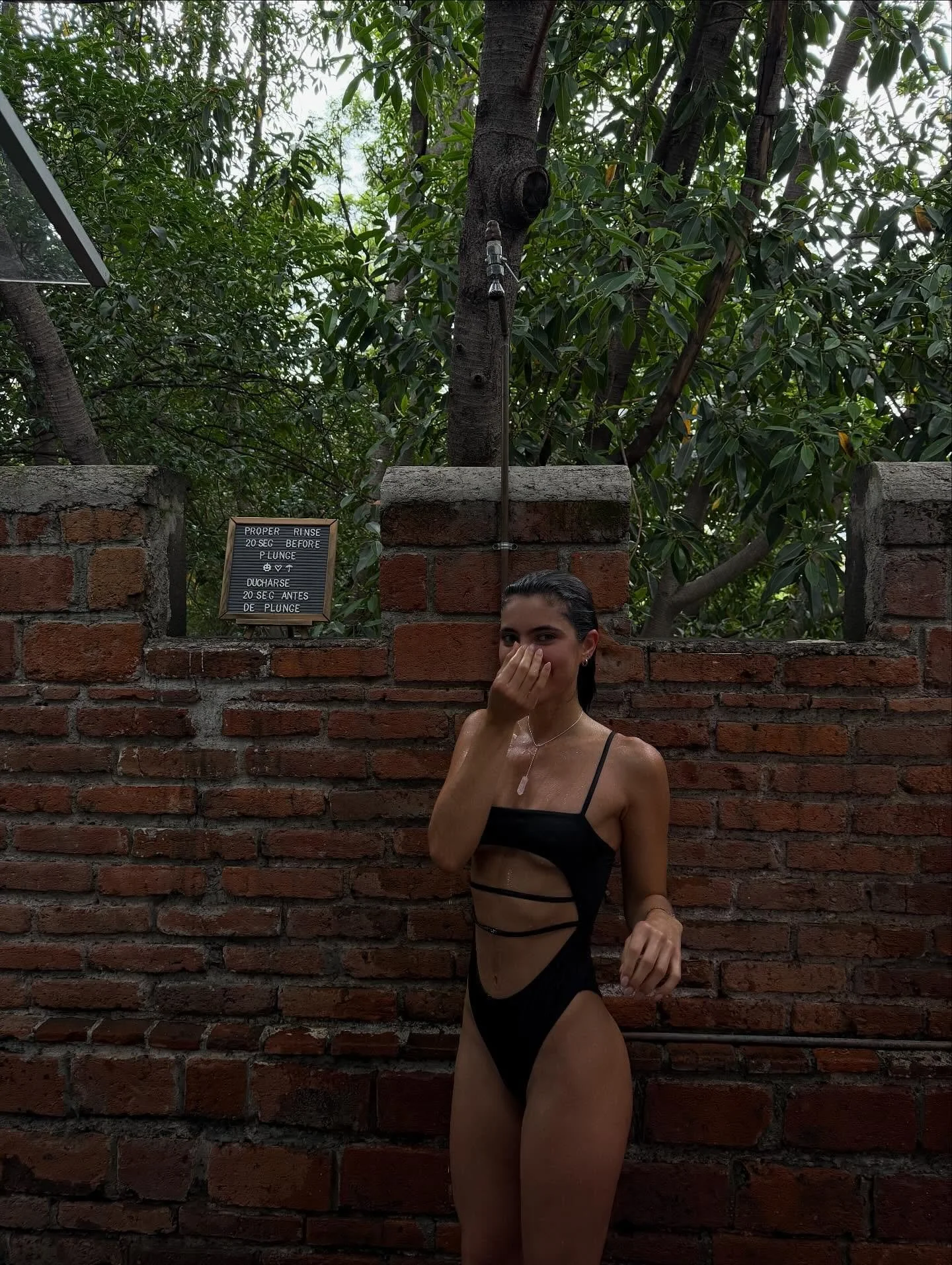 El ritual completo.

Del shock de 5&deg;C que te despierta, al calor de 90&deg;C que te suelta. De la arquitectura que respira contigo, a la naturaleza que te recuerda d&oacute;nde est&aacute;s.

Esto es Koti. No es solo sauna y cold plunge.
Es esos 