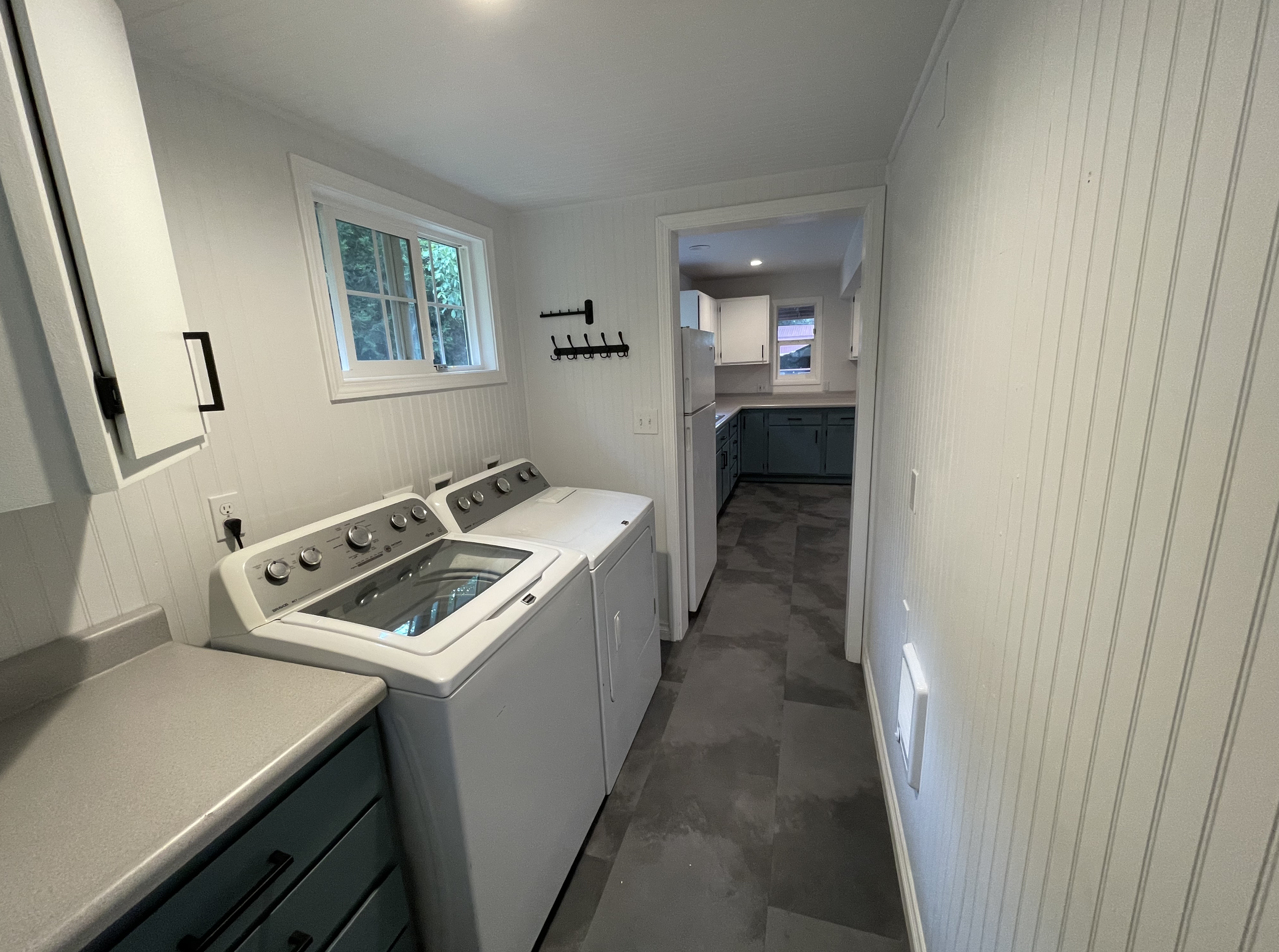 laundry room, off kitchen