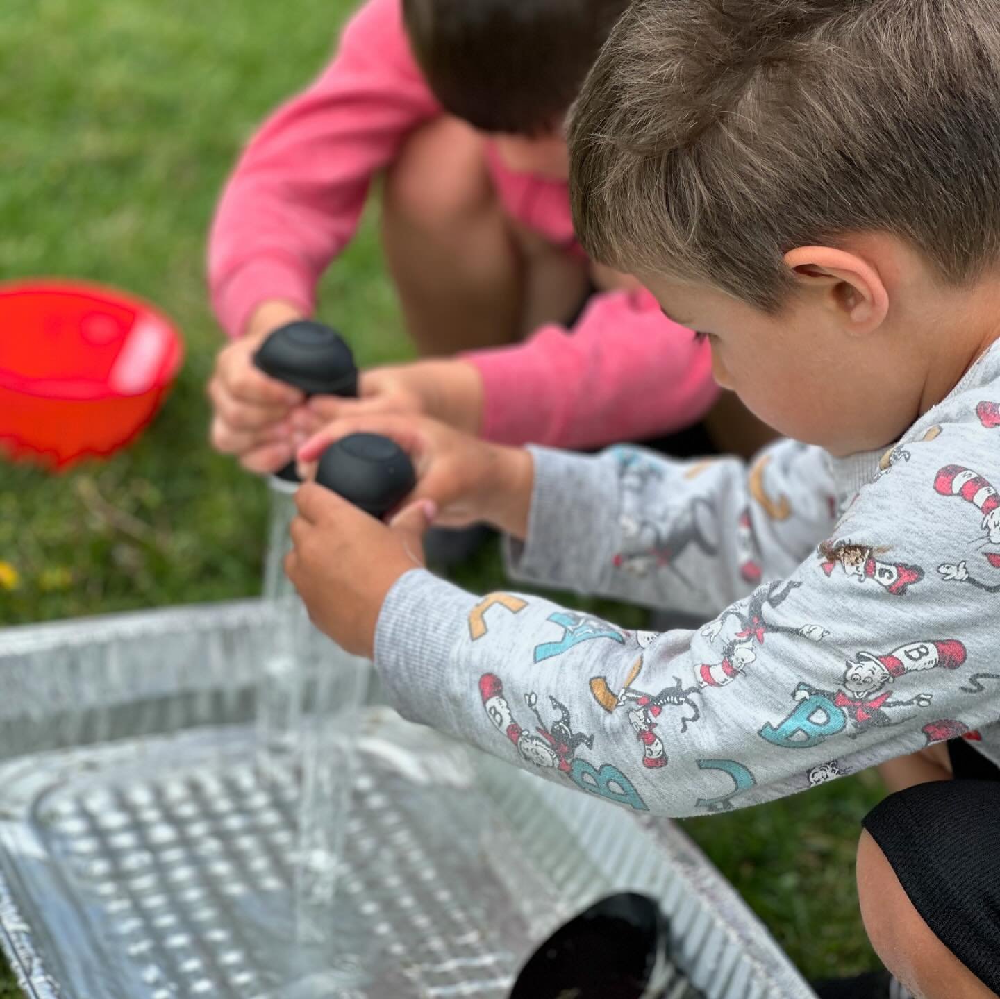 Today at Outdoor Nature Kids we had a problem to solve: How can we move water from here to there? We thought flexibly, explored all possibilities and tested different tools and strategies as we solved the problem together.

Our explorers and guides h